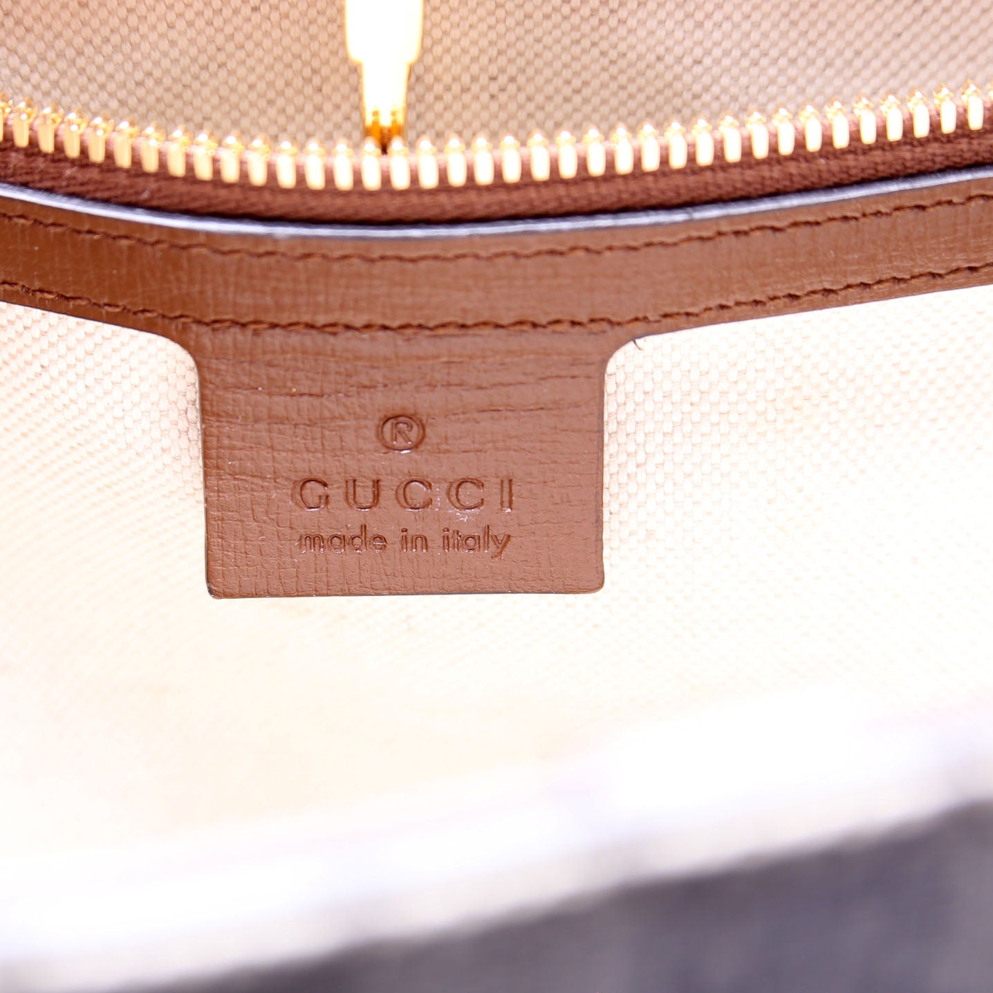 659983 GG Canvas Interlocking GG Small Tote Brown