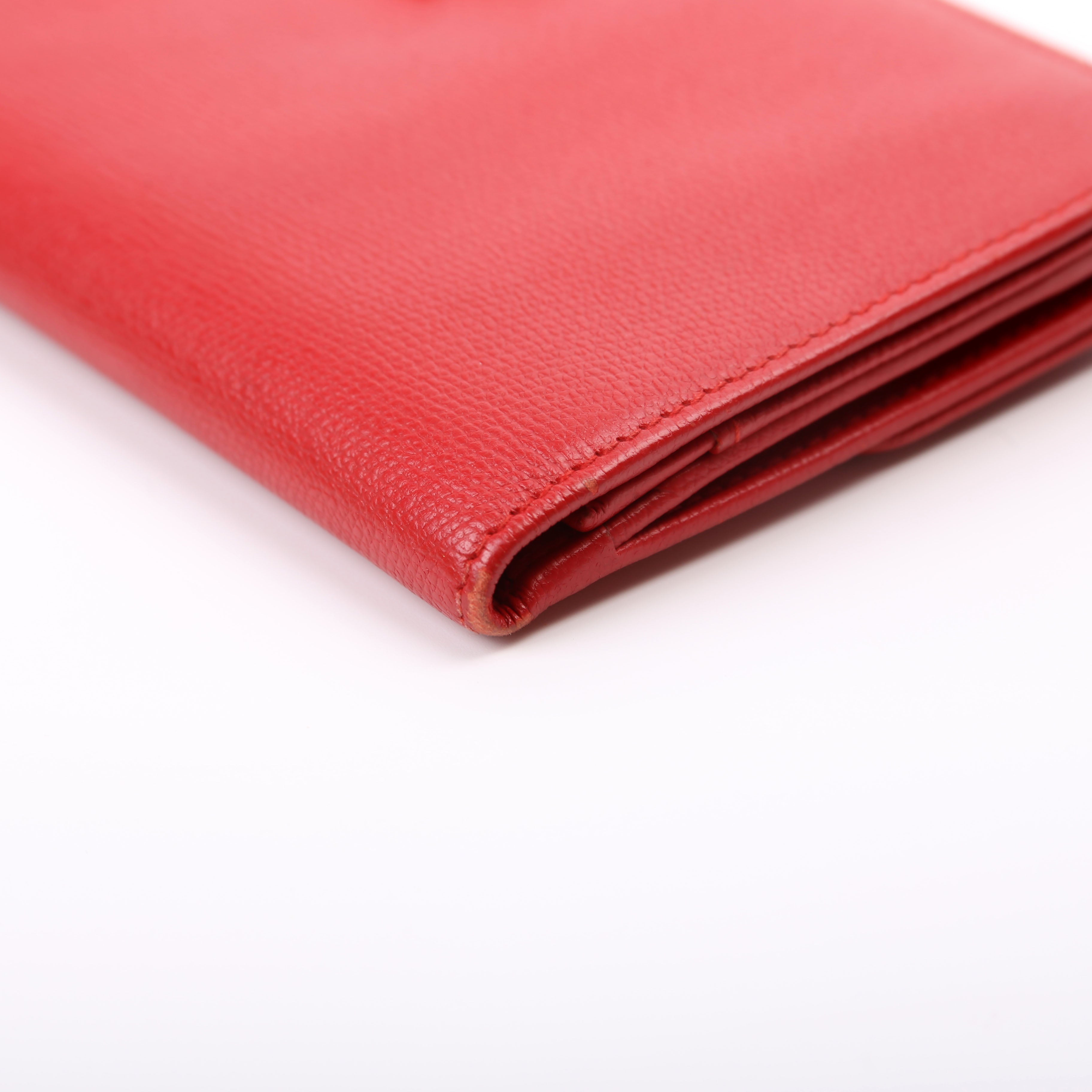 CC Button Long Wallet Grained Calfskin 9M Red