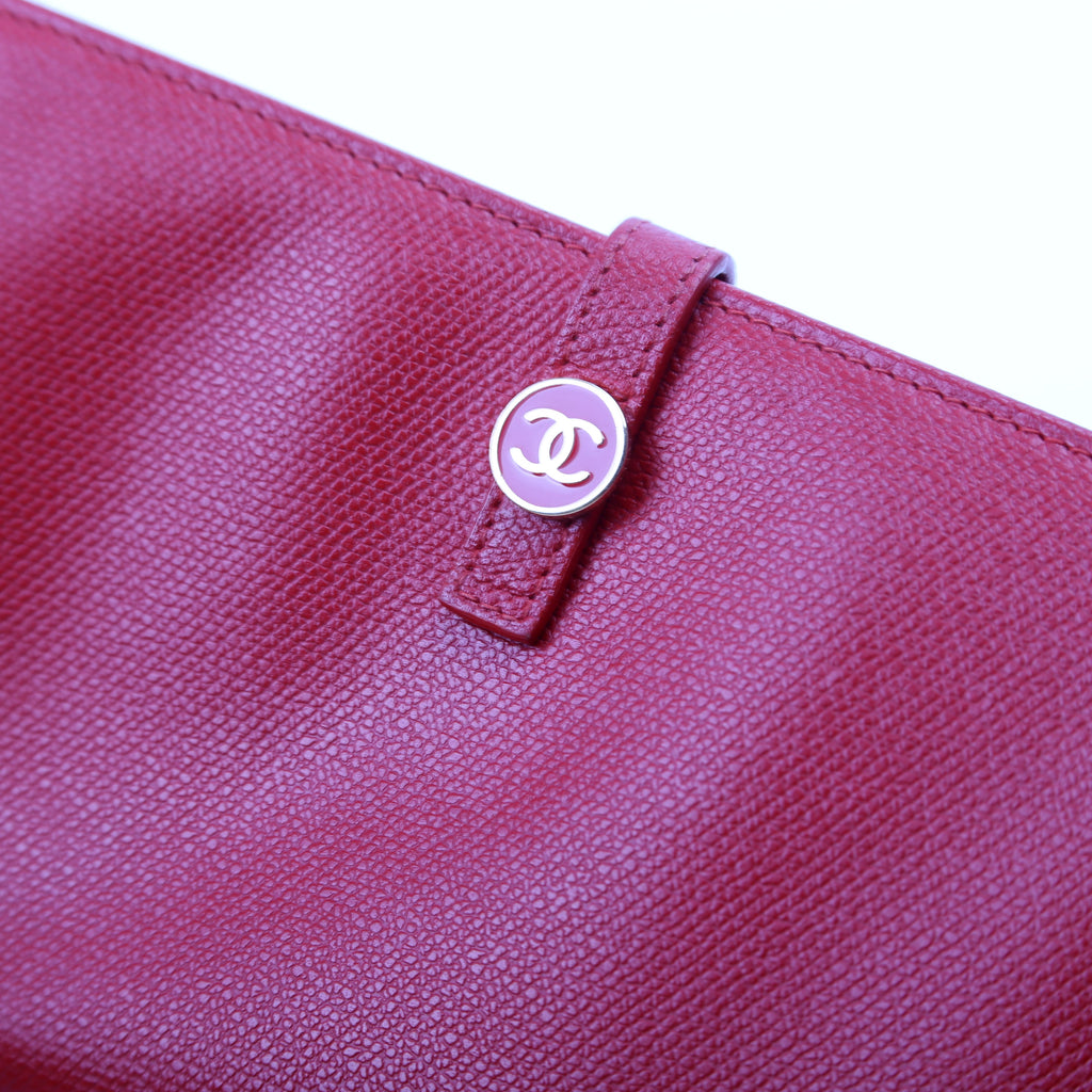 CC Button Long Wallet Grained Calfskin 9M Red