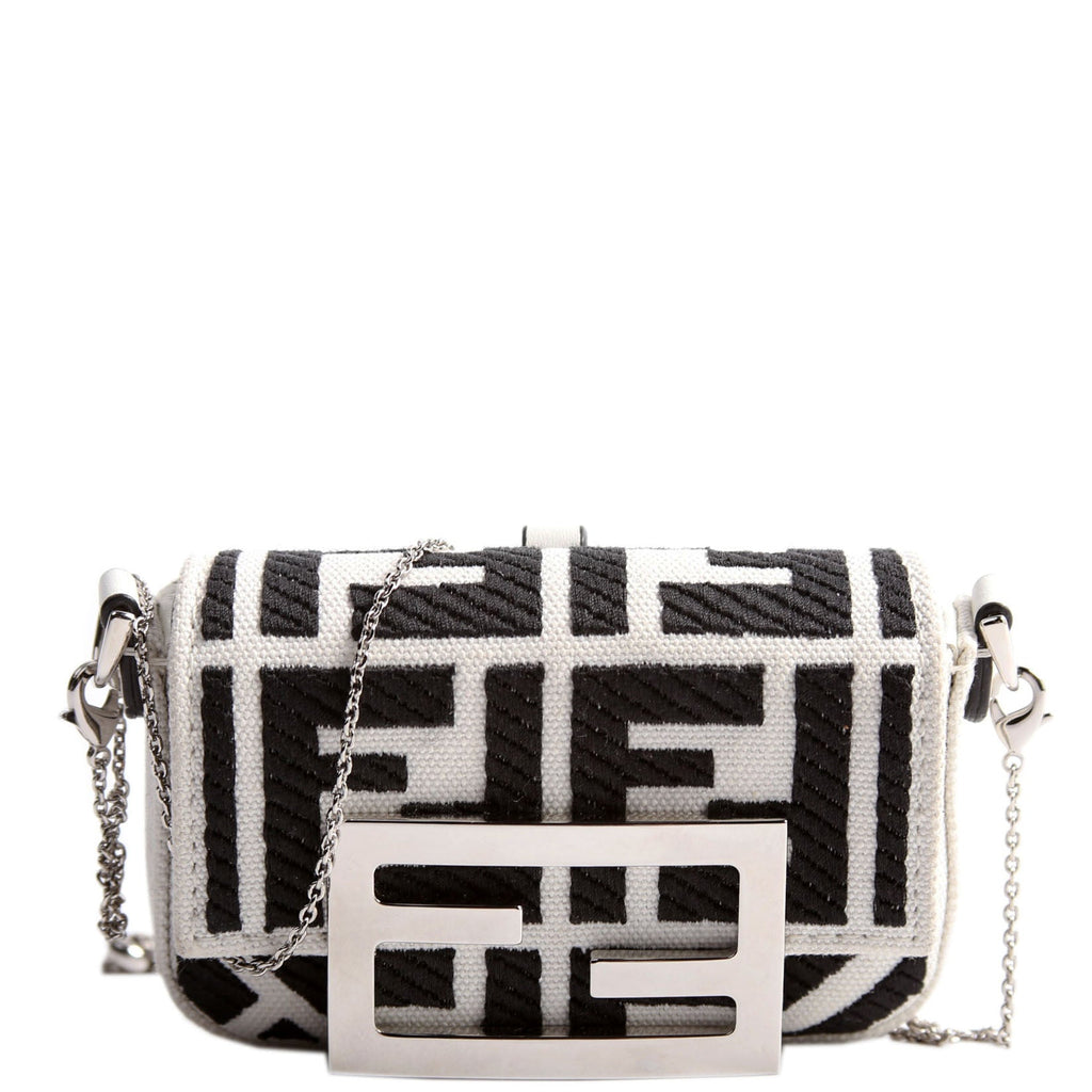 7AS045 Nano Baguette Maxi Buckle