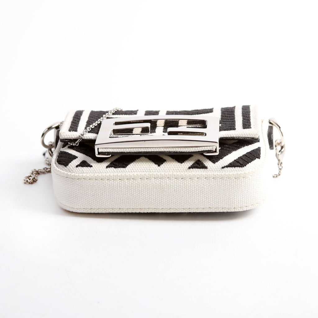 7AS045 Nano Baguette Maxi Buckle