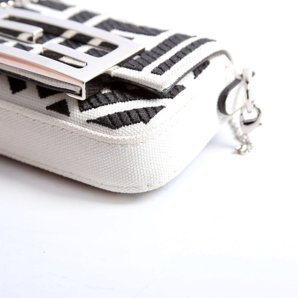 7AS045 Nano Baguette Maxi Buckle