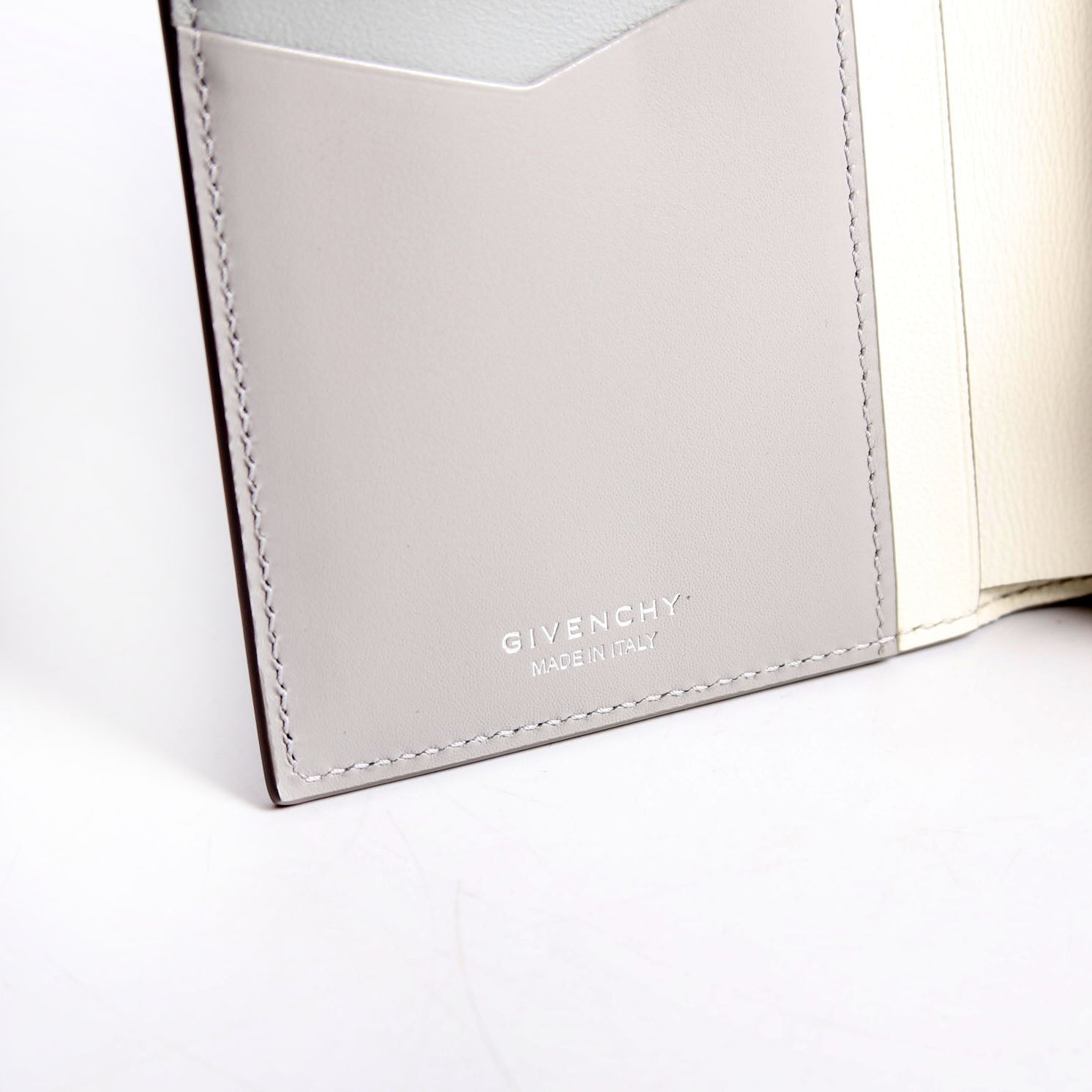 4G Wallet Box Leather Gray