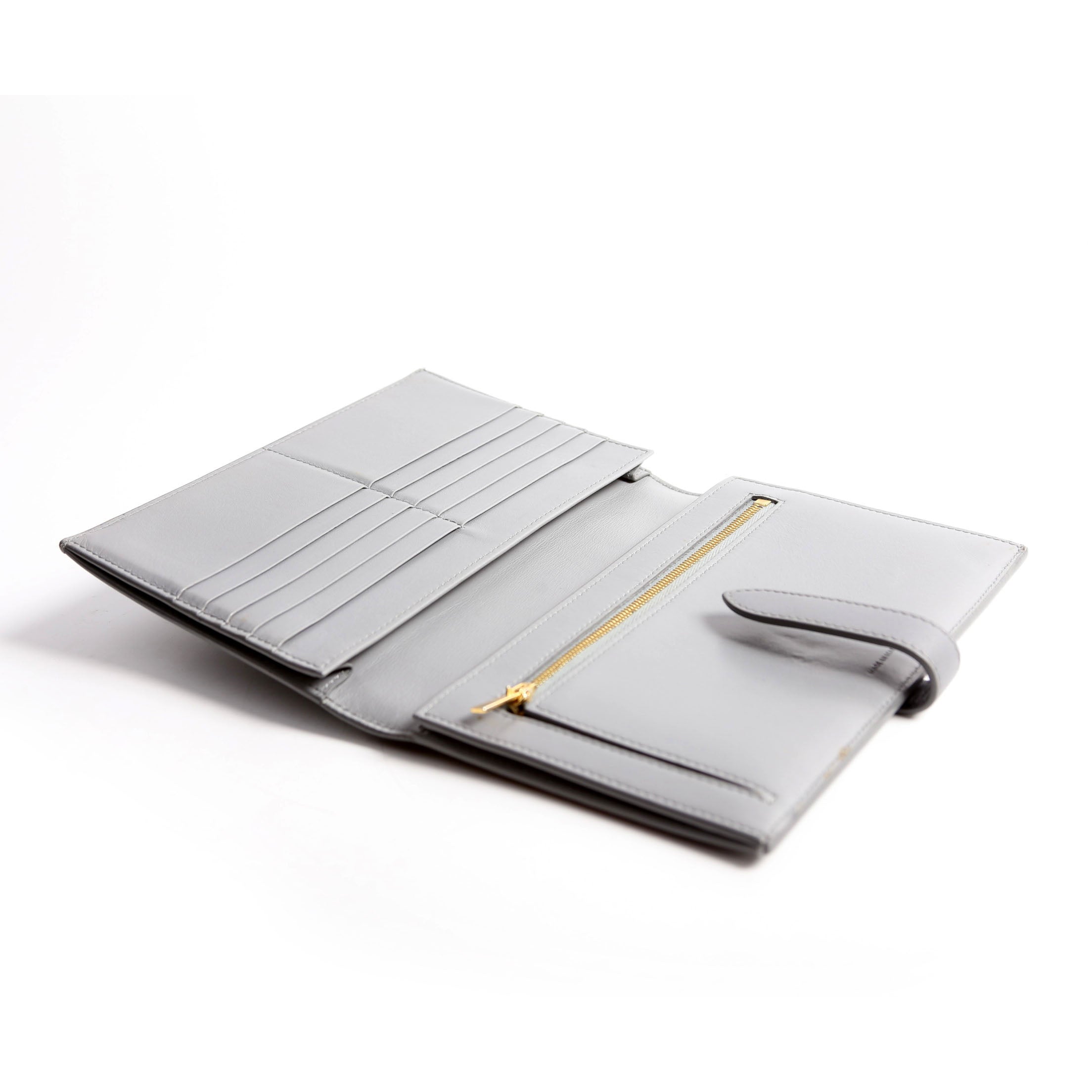 Strap Wallet Grain Calfskin Large Gray