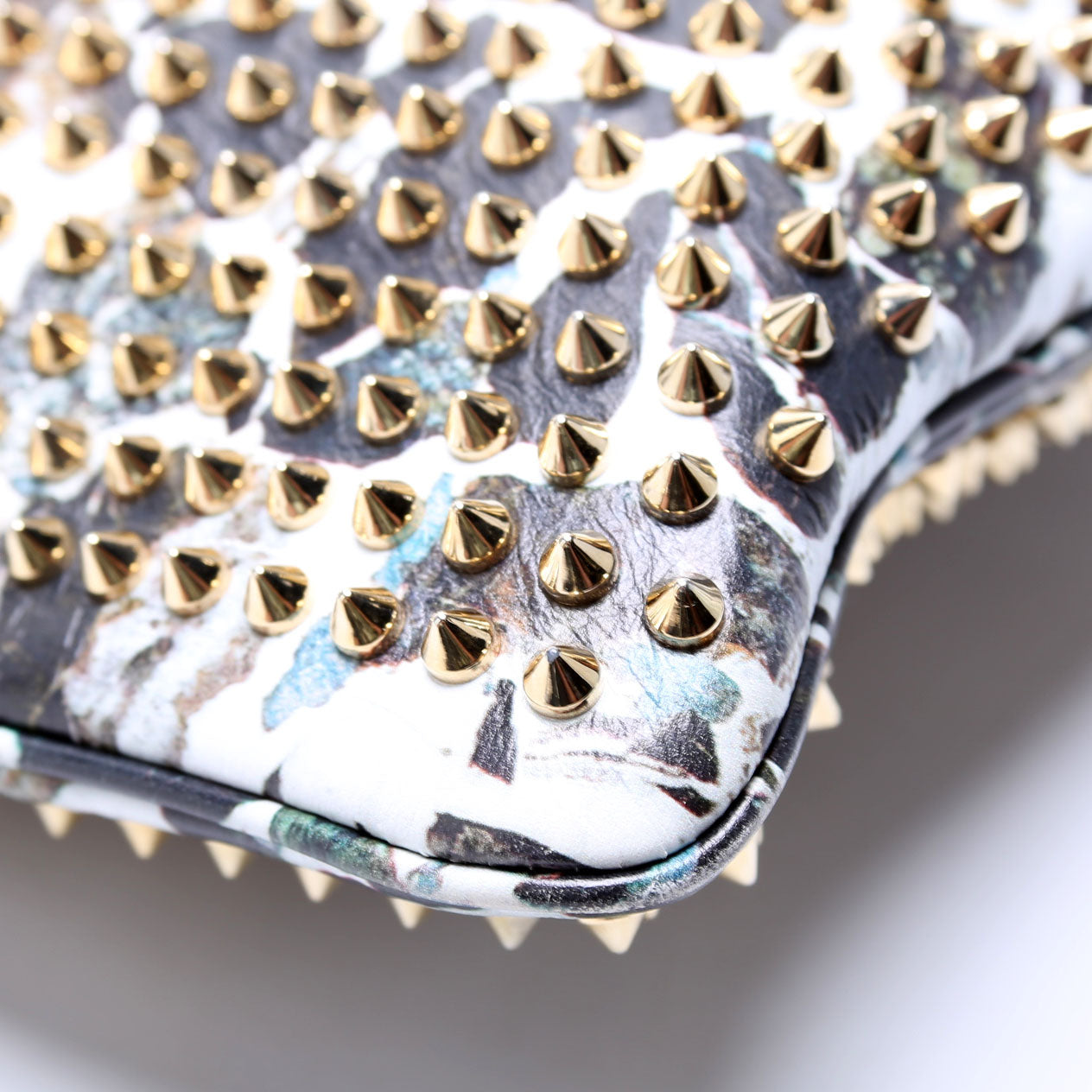 Loubiposh NV Spike Clutch Black/White/Gold