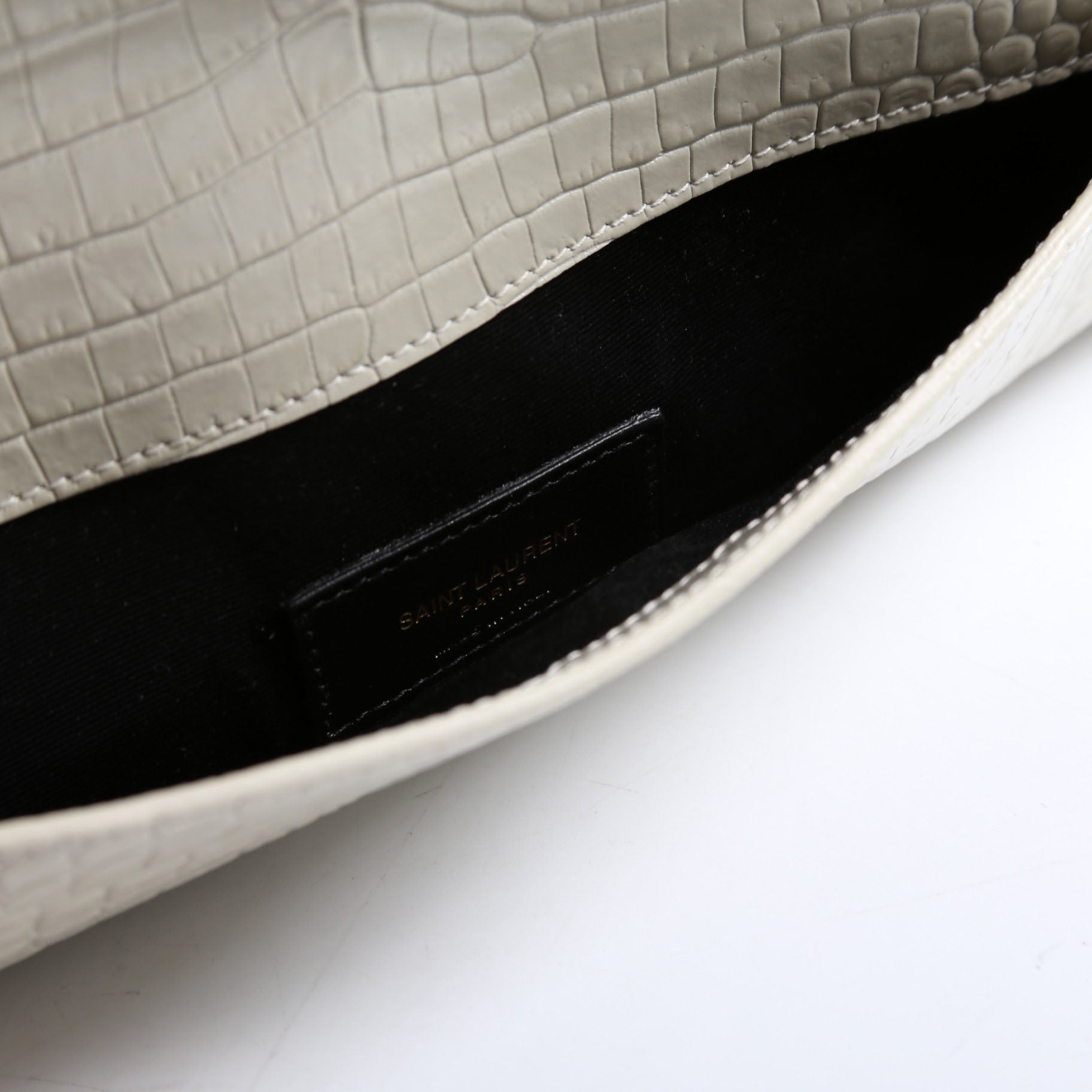 Uptown Pouch Croc Embossed 565739 Cream