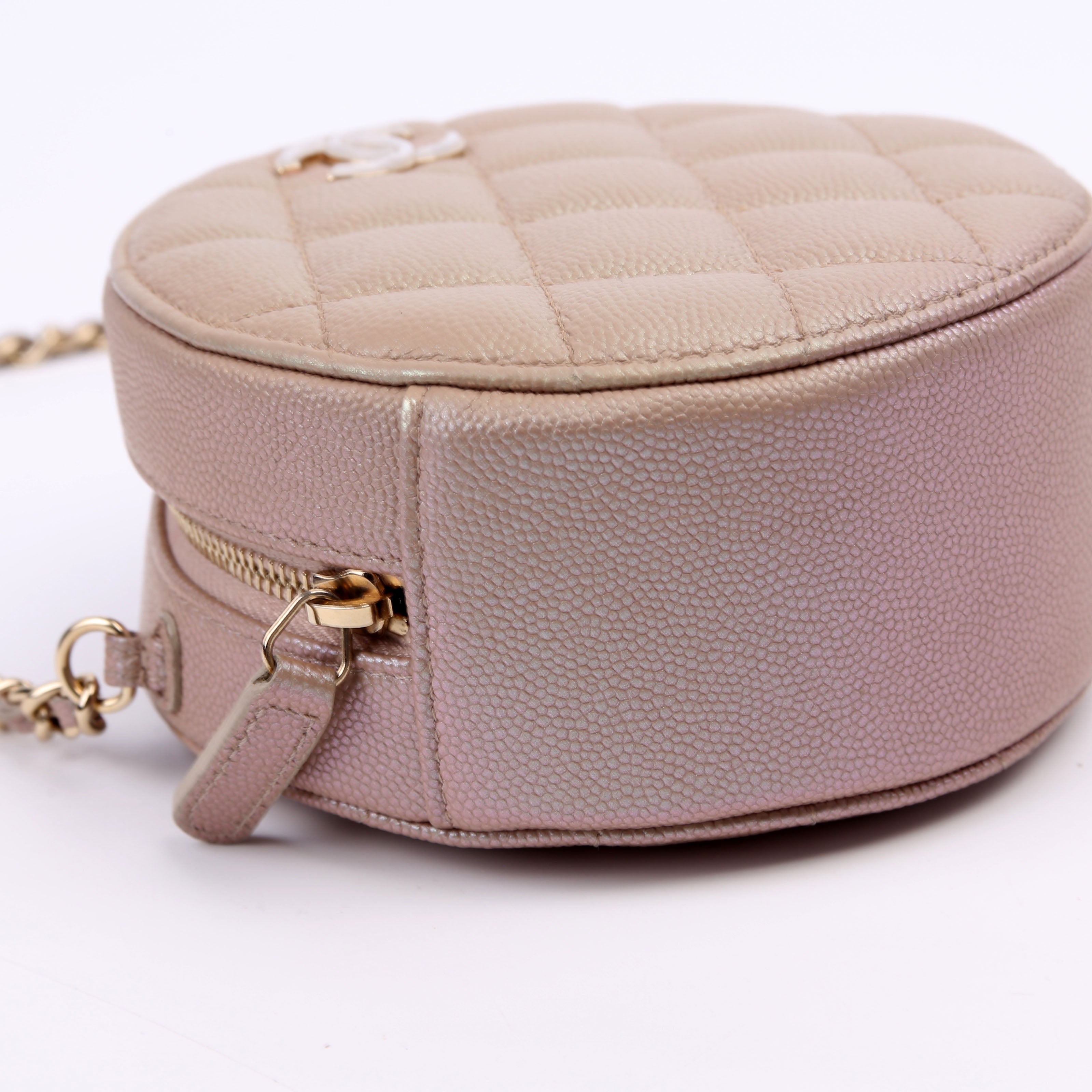 Round Clutch With Chain Iridescent Caviar 27M Tan