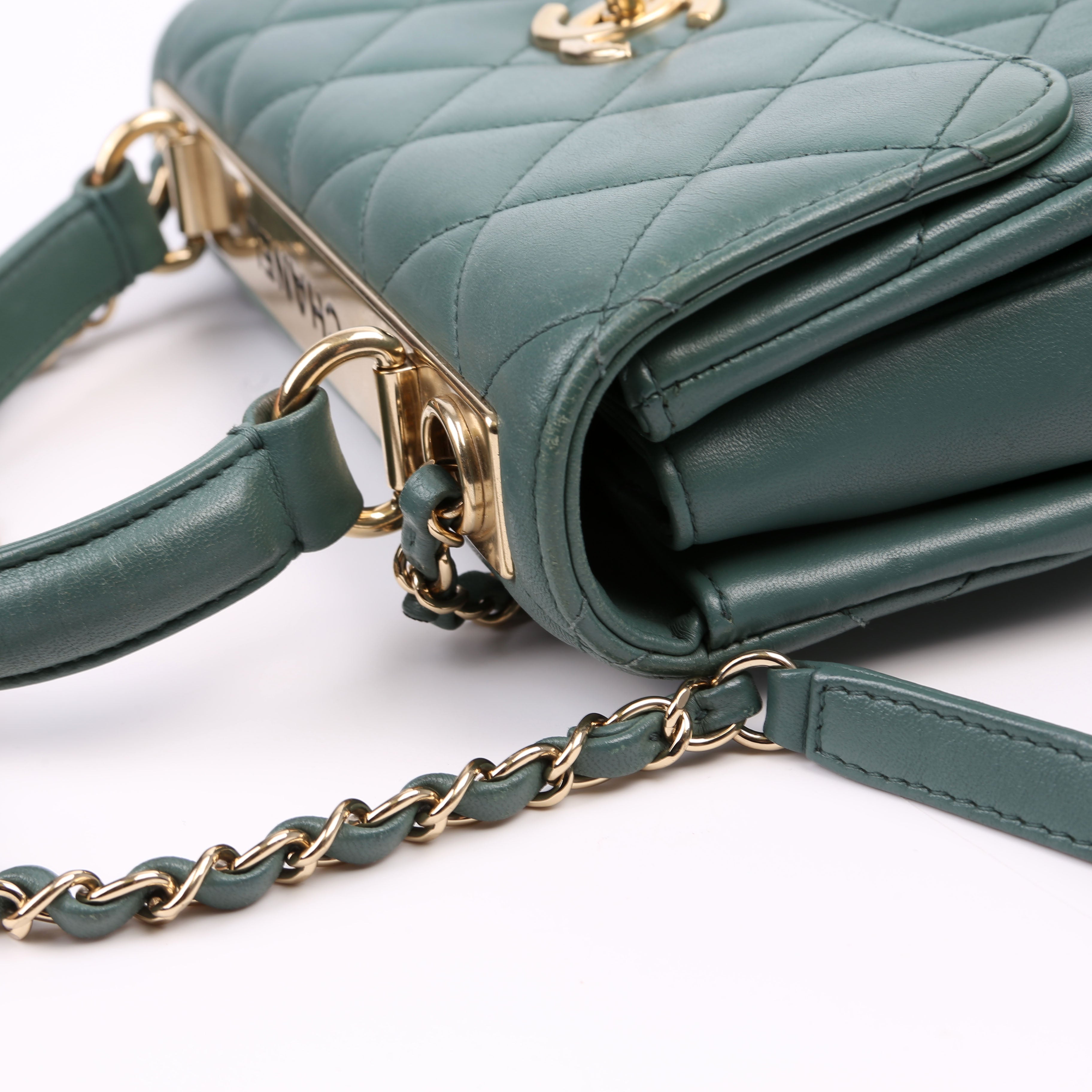 Trendy Top Handle Medium Lambskin 26M Green