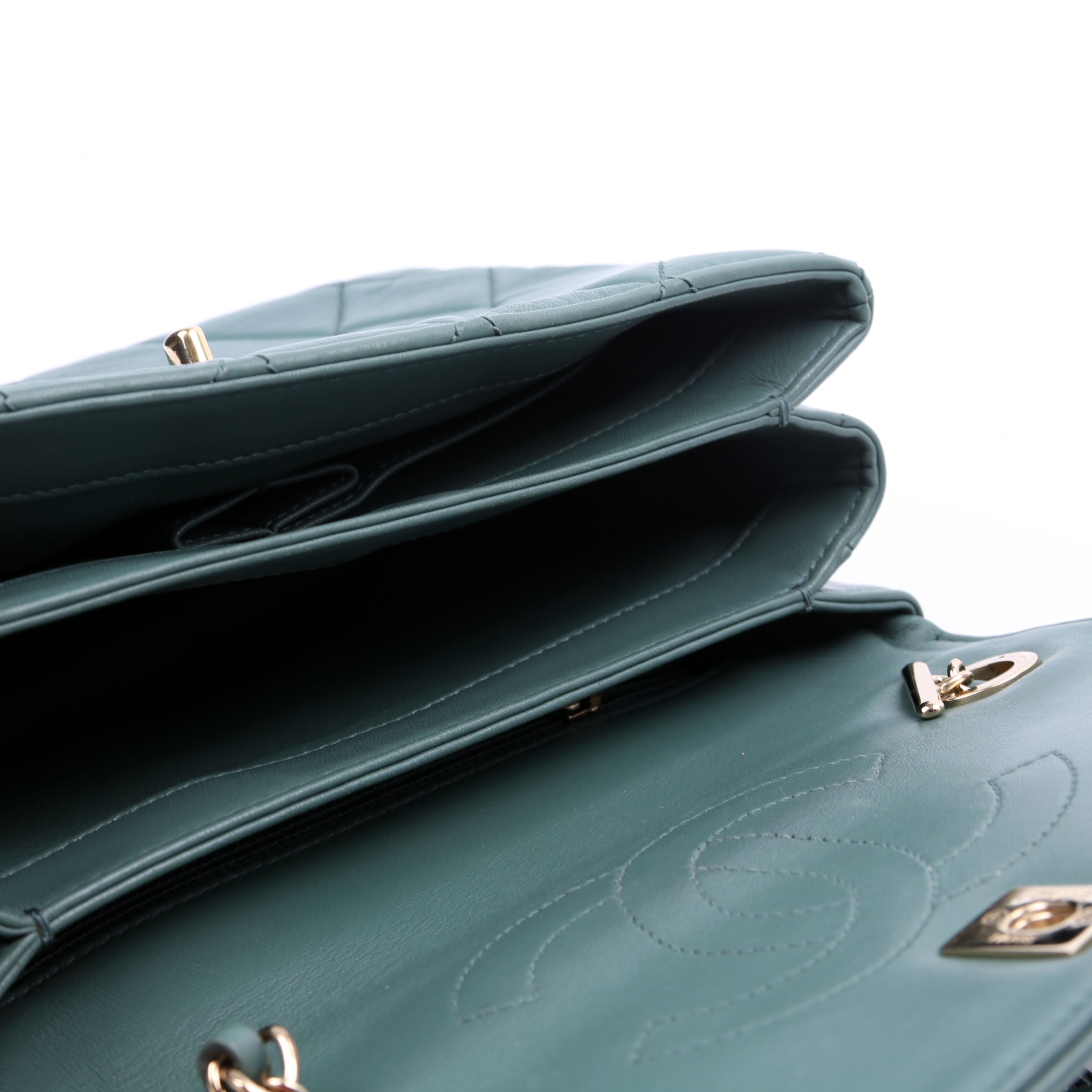 Trendy Top Handle Medium Lambskin 26M Green