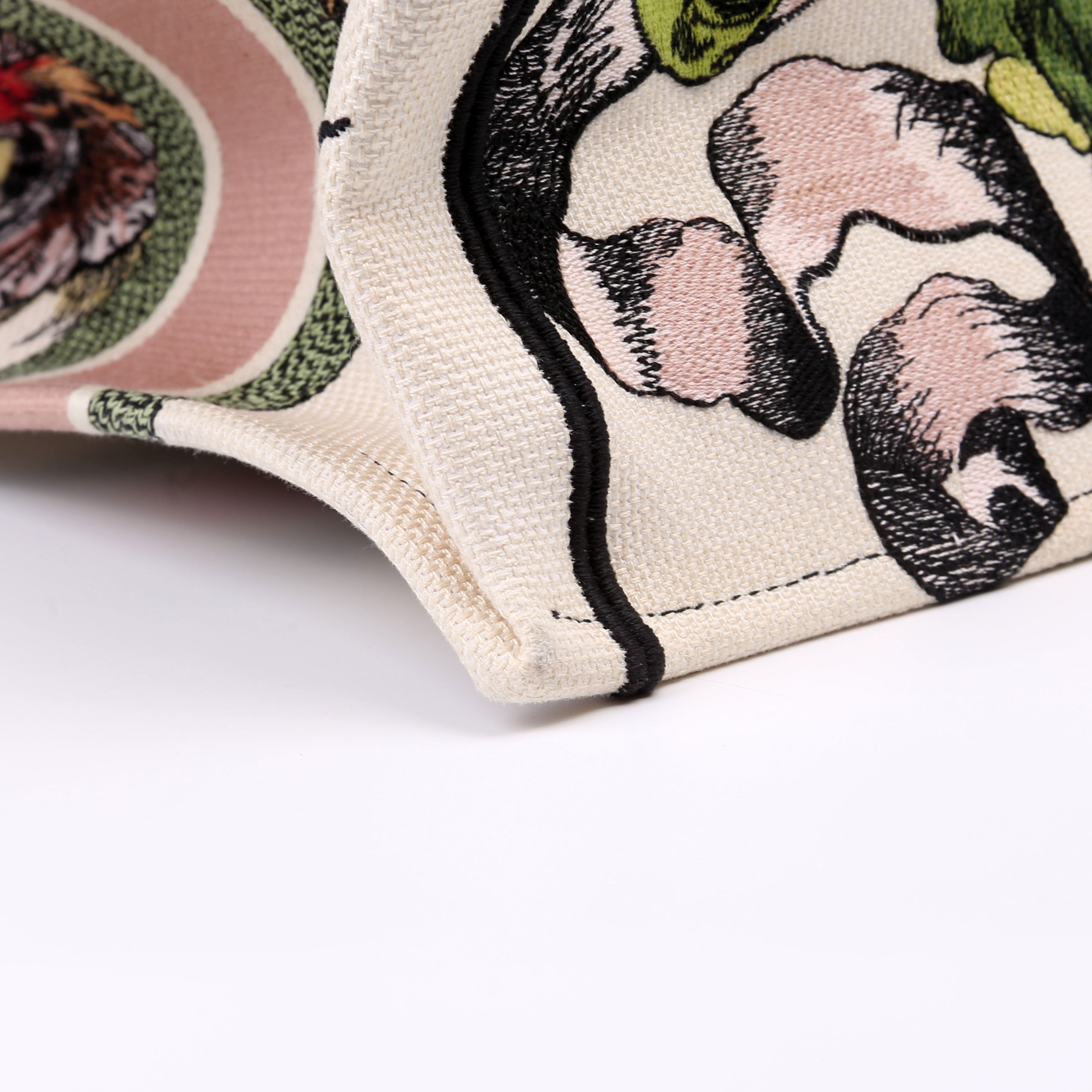 Book Tote Medium Ebroidered Coeur En Fleurs Medium