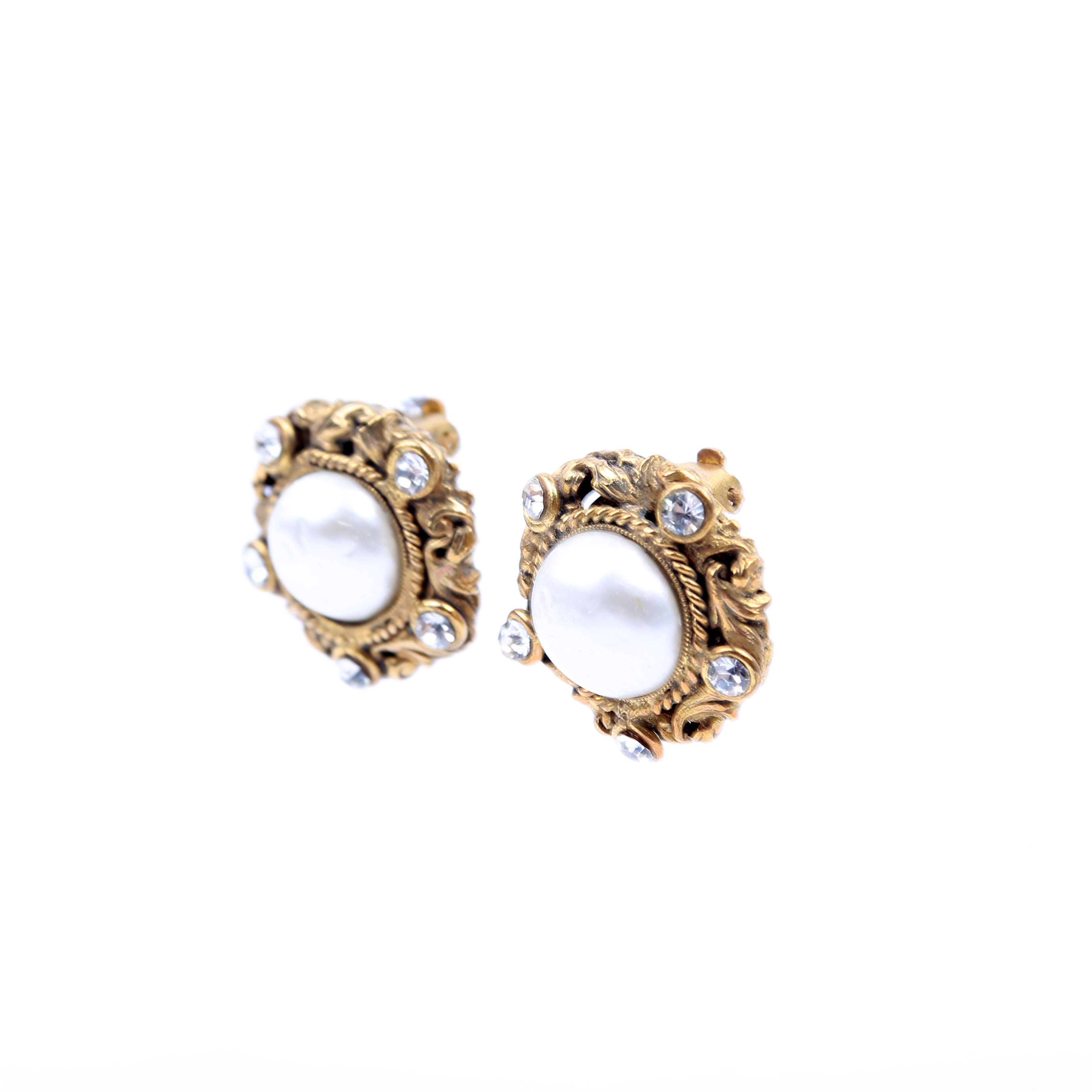 CC Rhinestone/Faux Pearl Clip On Vintage Earrings Gold