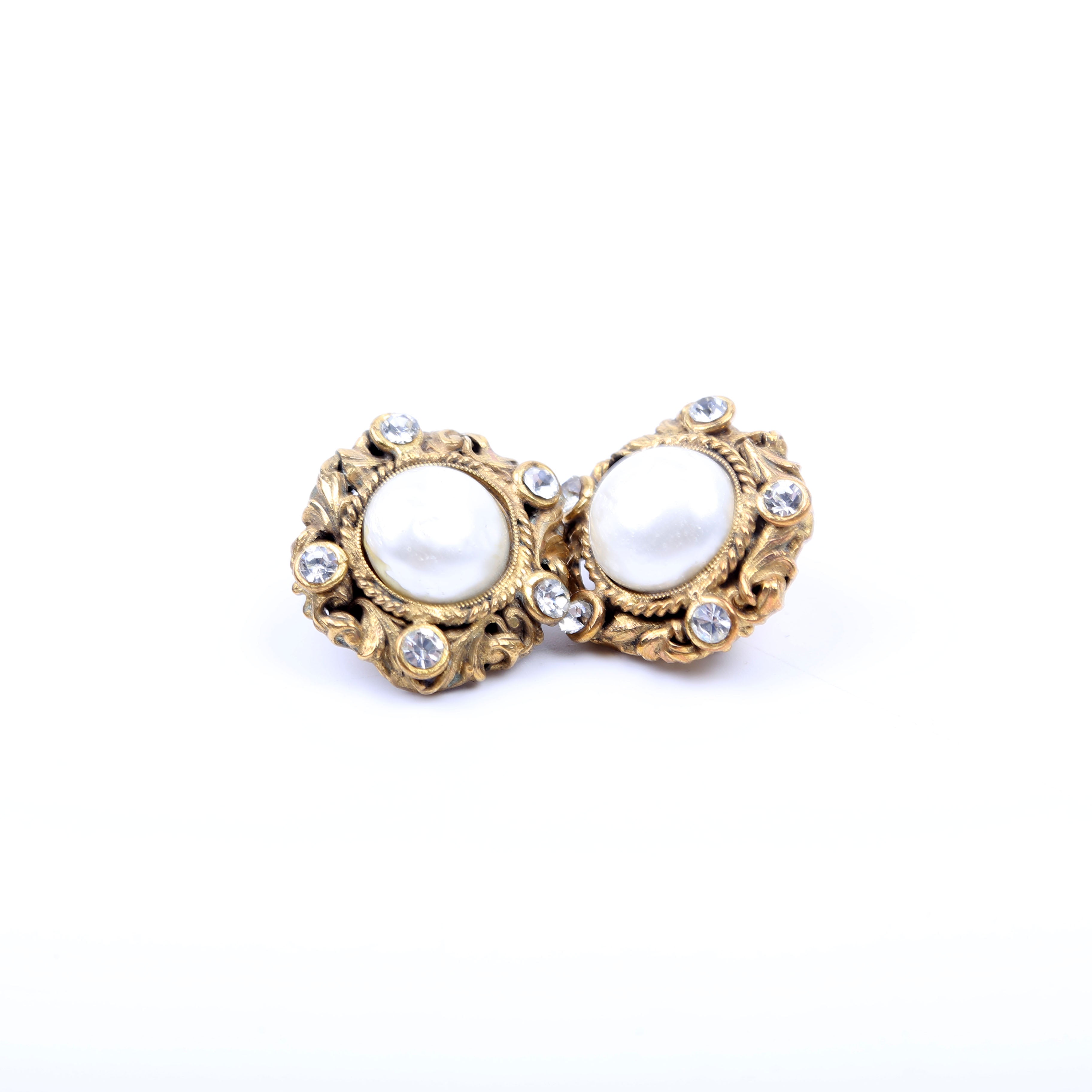 CC Rhinestone/Faux Pearl Clip On Vintage Earrings Gold