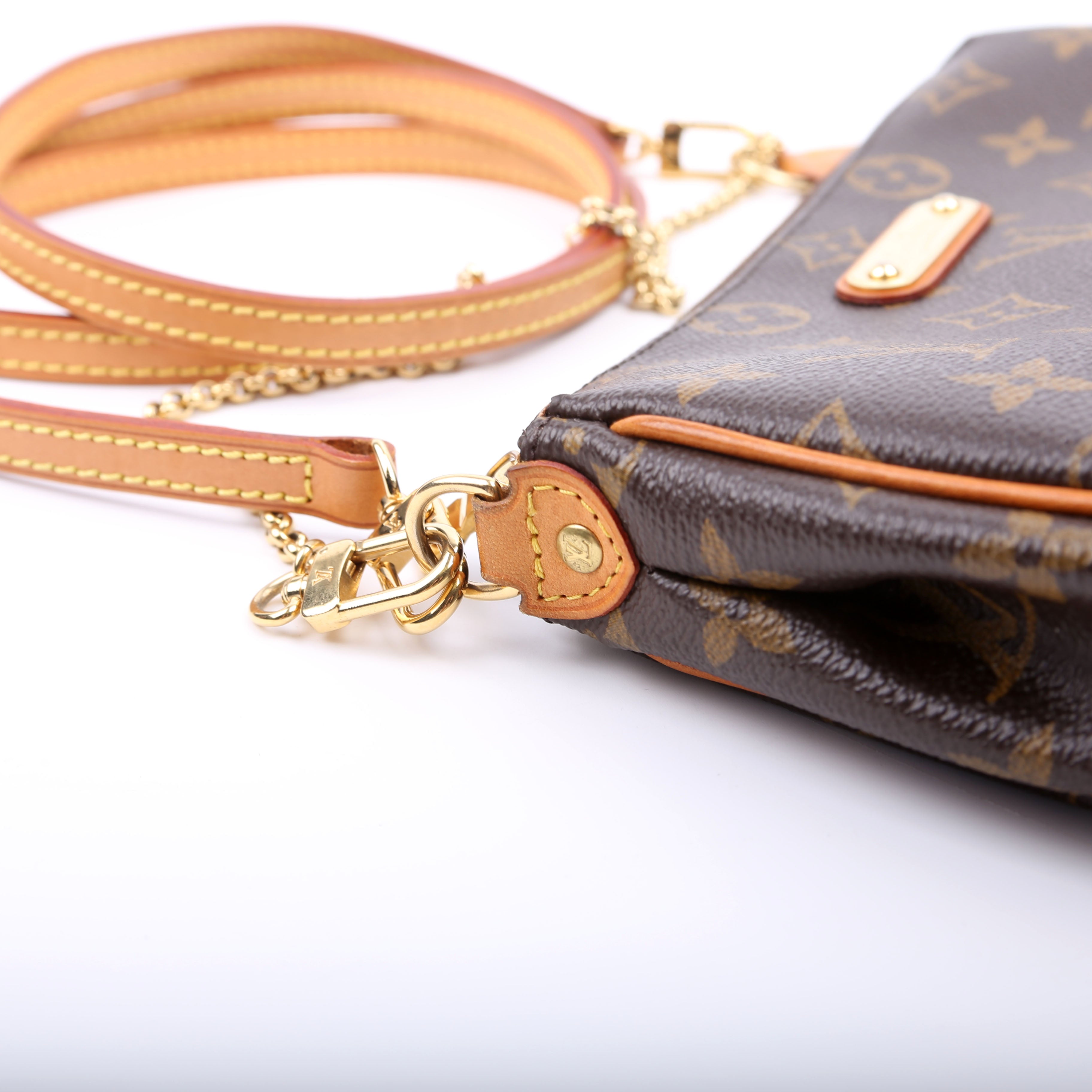 Eva Clutch Monogram