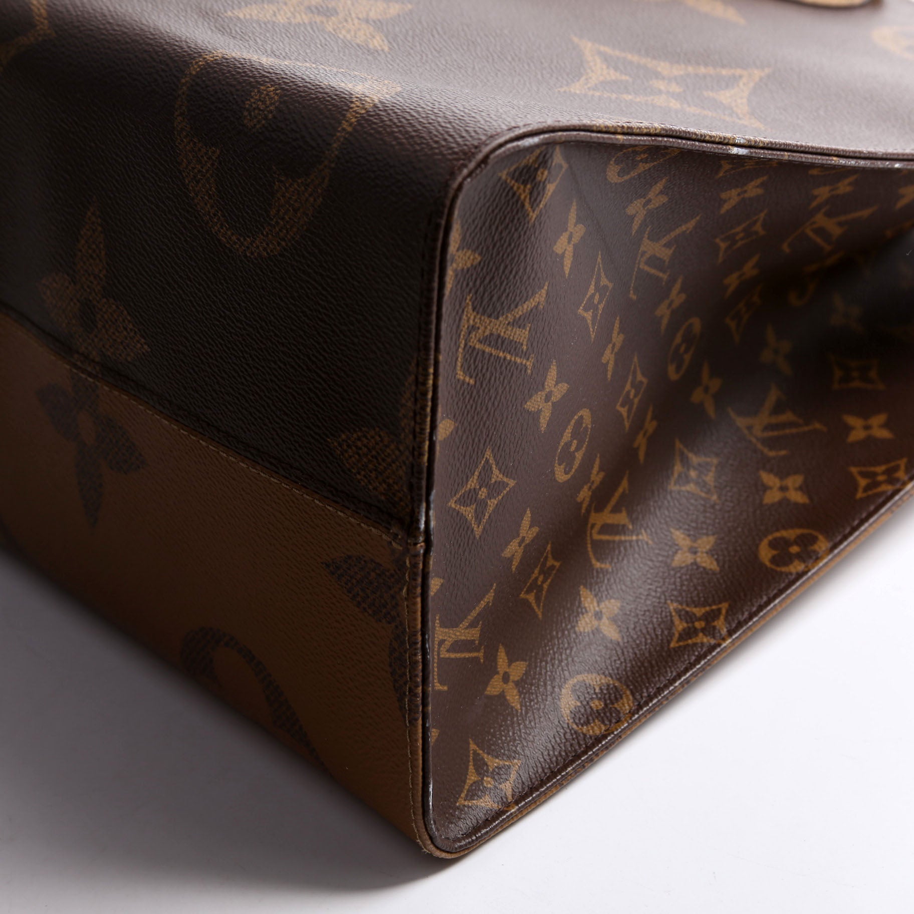 ONTHEGO GM Reverse Monogram