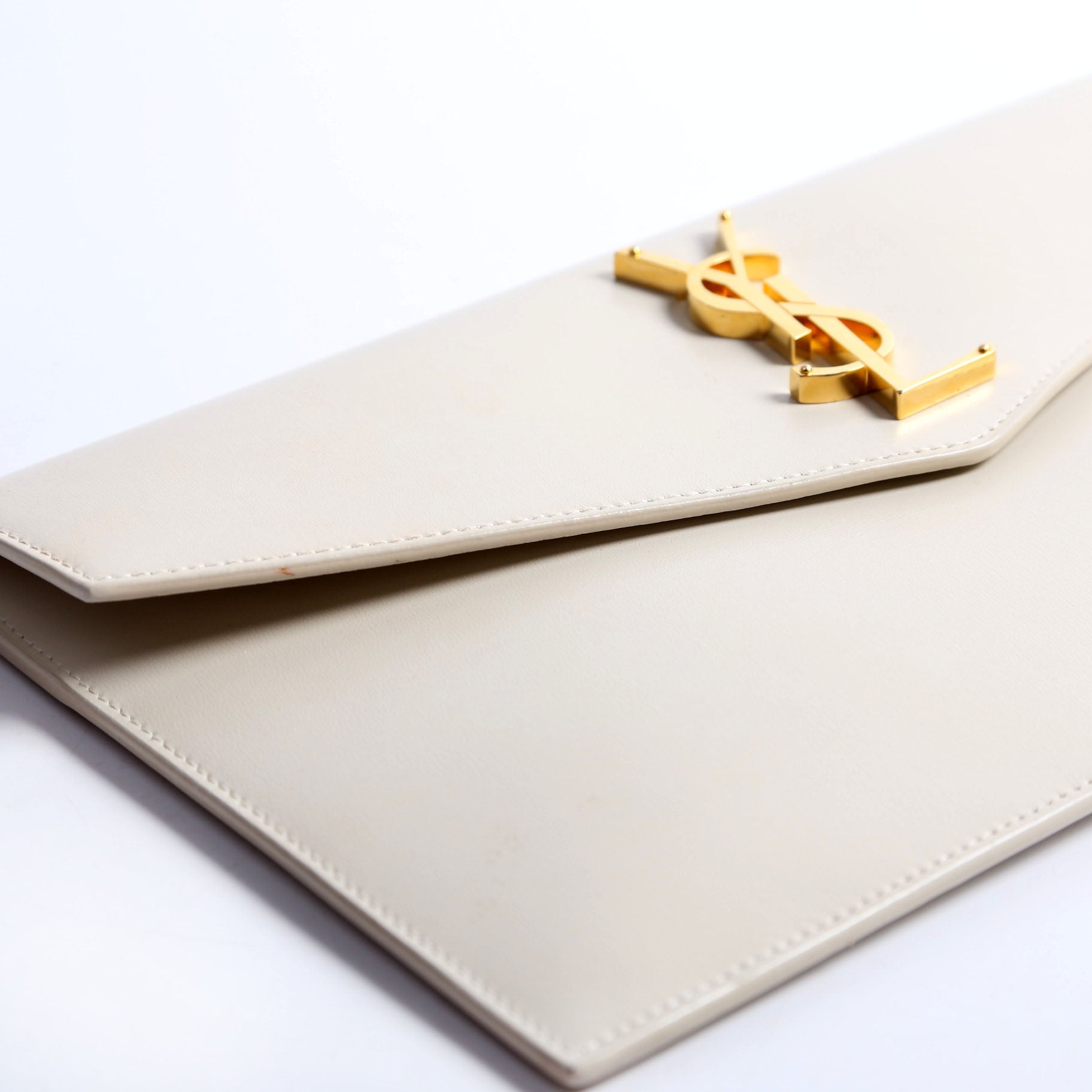Uptown Pouch Smooth Leather 565739 Cream