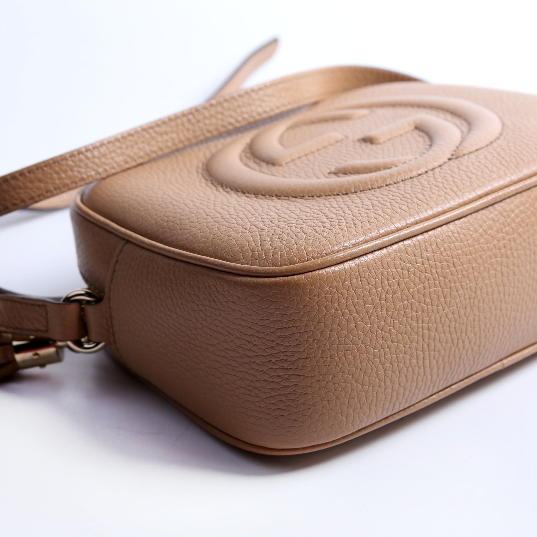 308364 Soho Disco Crossbody Tan
