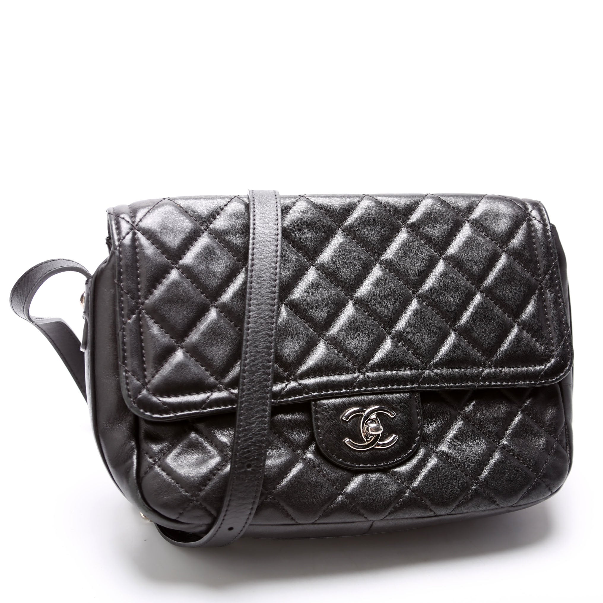 CC Flap Messenger Quilted Lambskin 24M Black