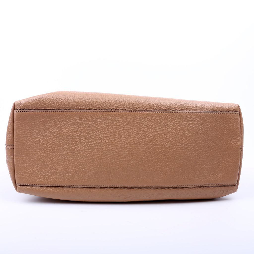 536196 Soho Chain Tote Newer Beige
