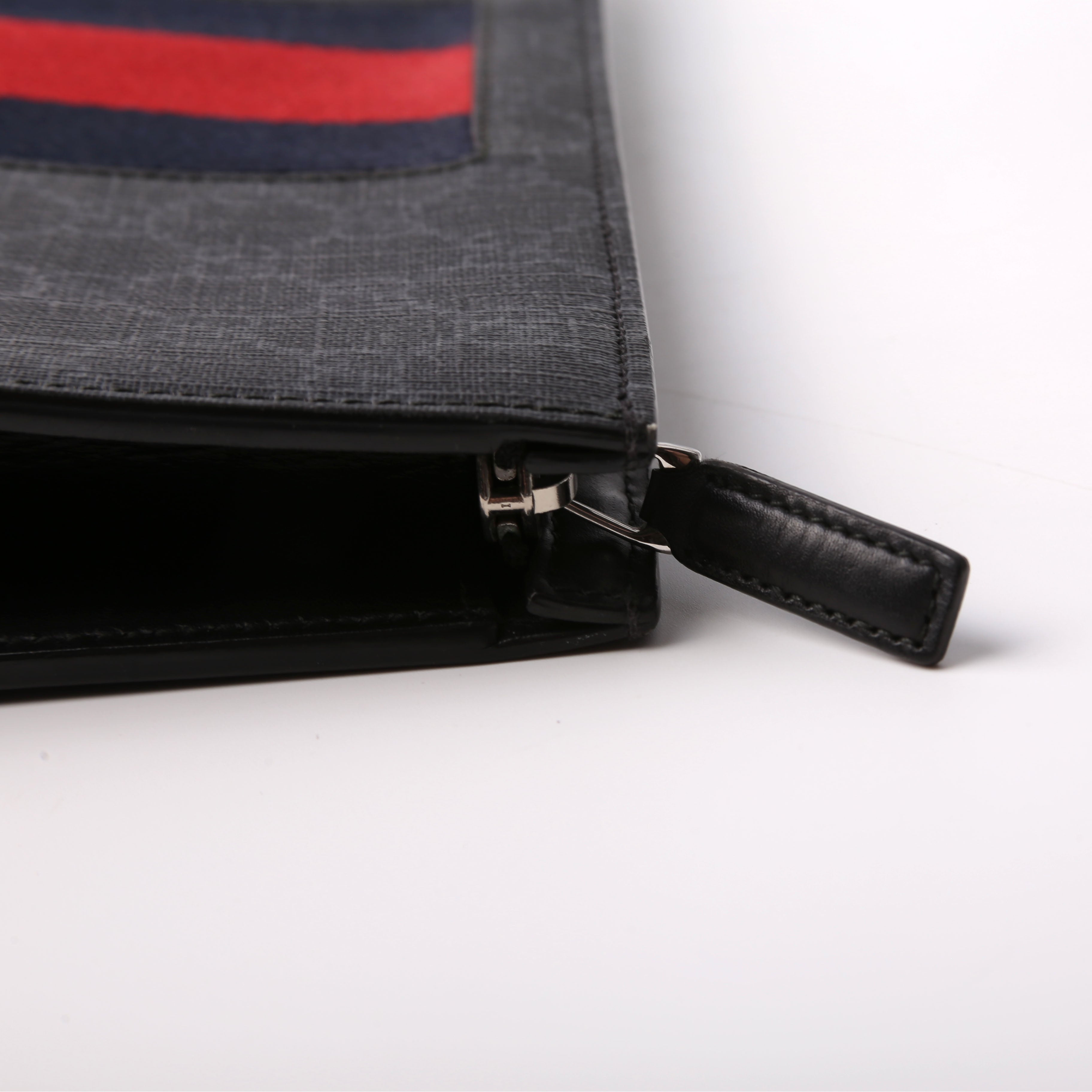475316 GG Supreme Web Pouch Black