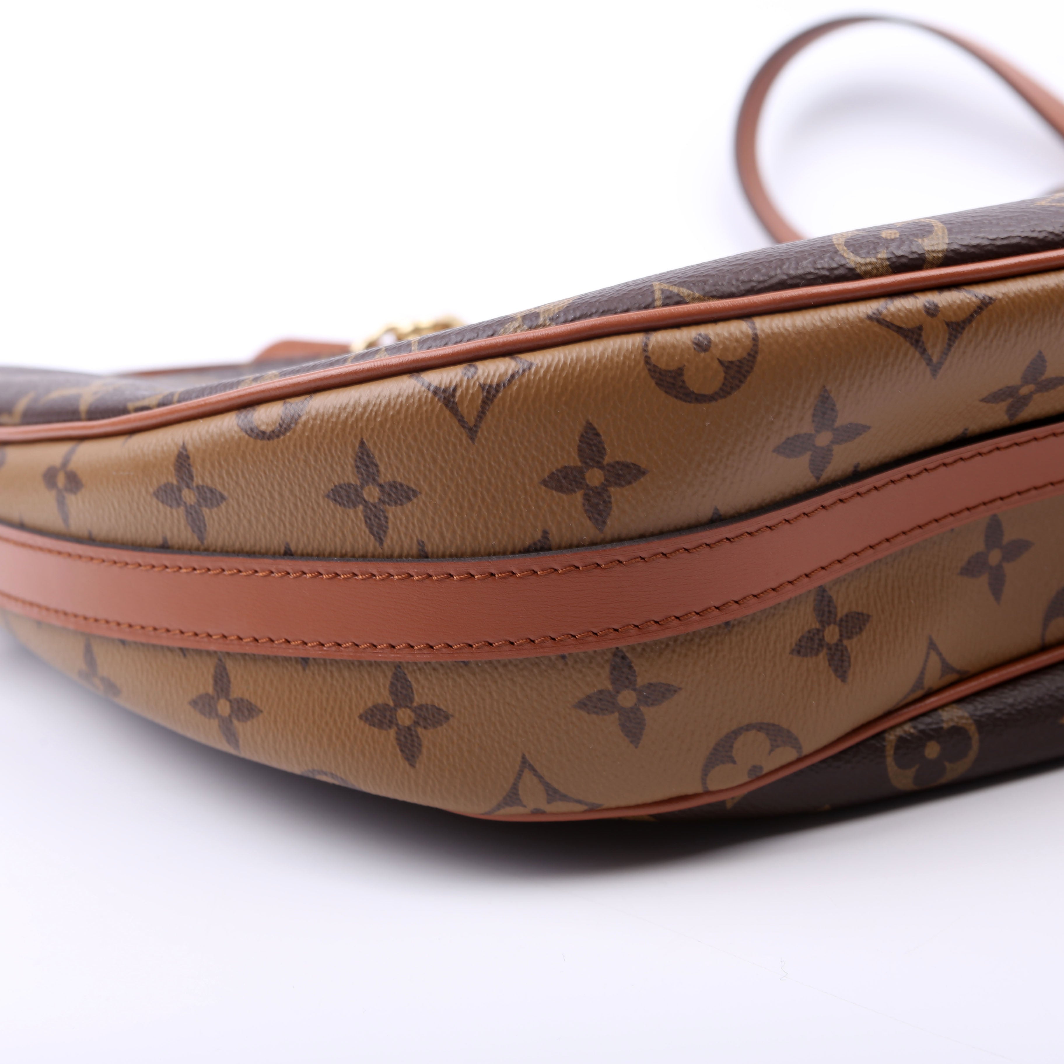 Loop Hobo Reverse Monogram