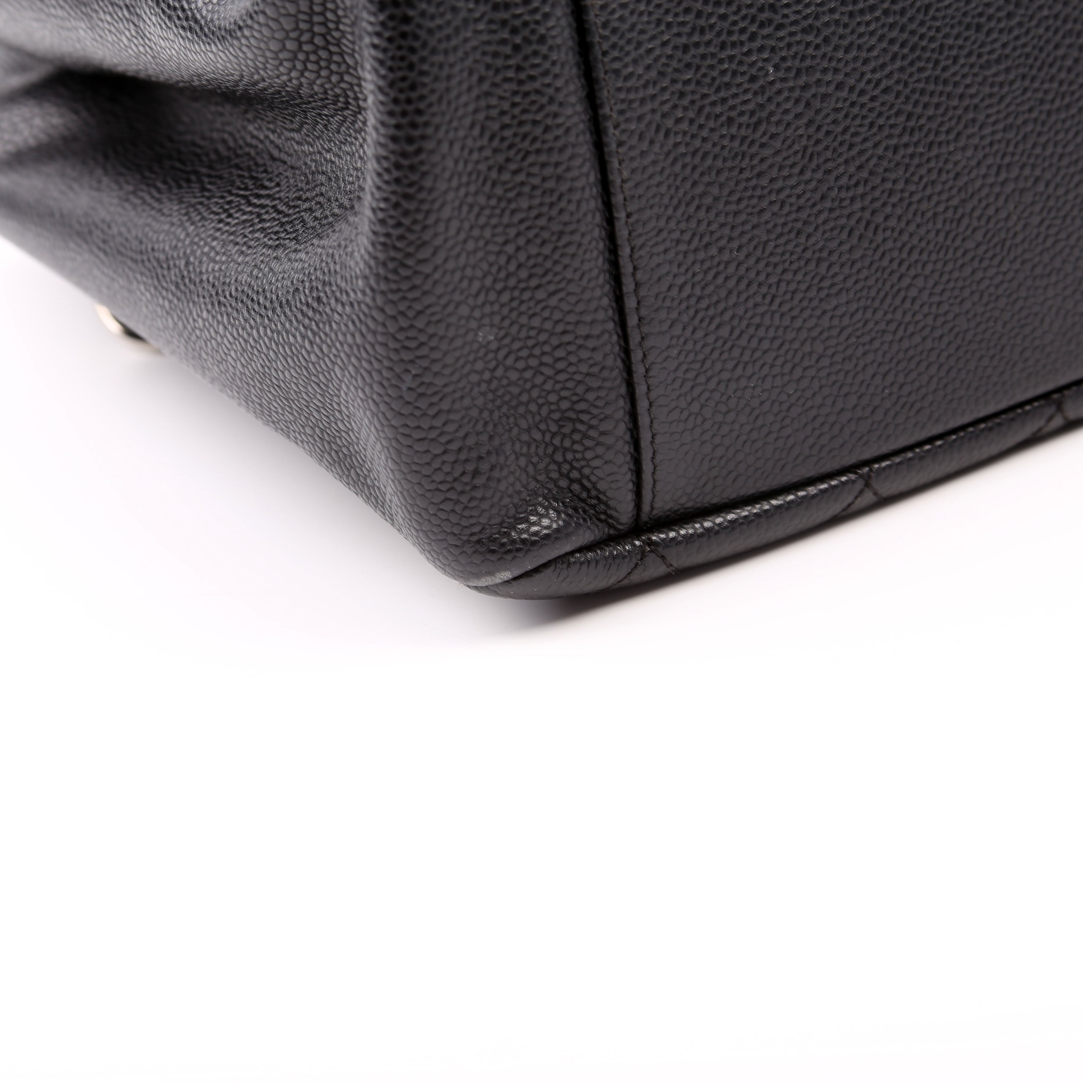Grand Shopping Tote Caviar Black