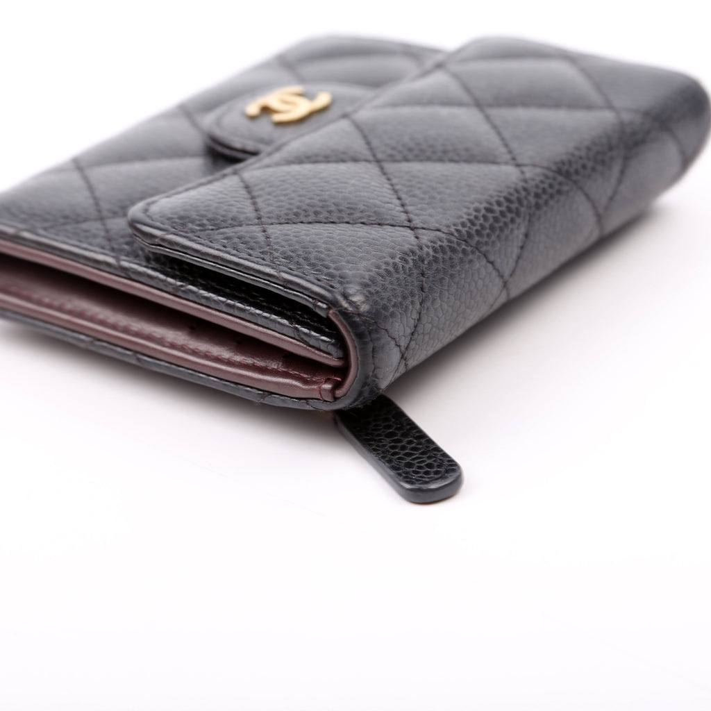 Classic Compact Flap Wallet Caviar 31M Black