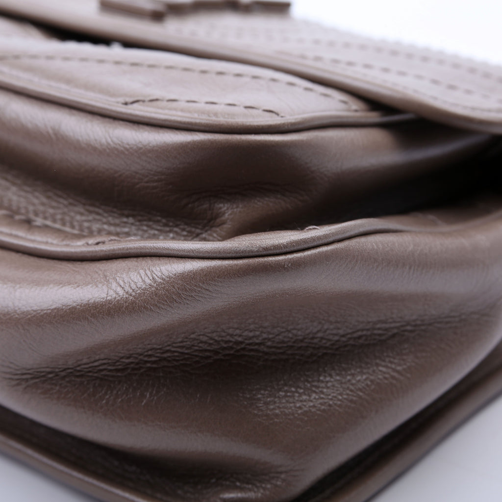 Niki medium Crinkle Leather Taupe