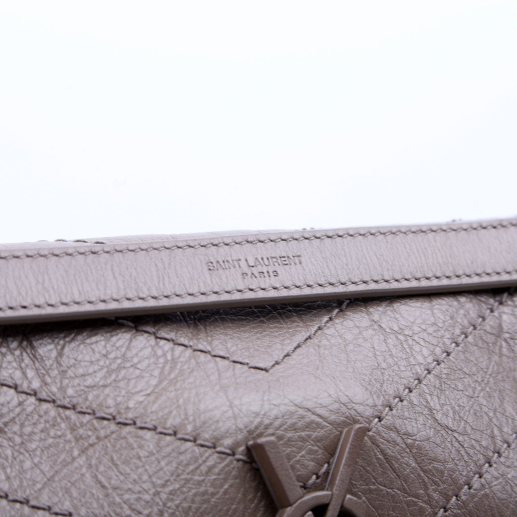 Niki medium Crinkle Leather Taupe