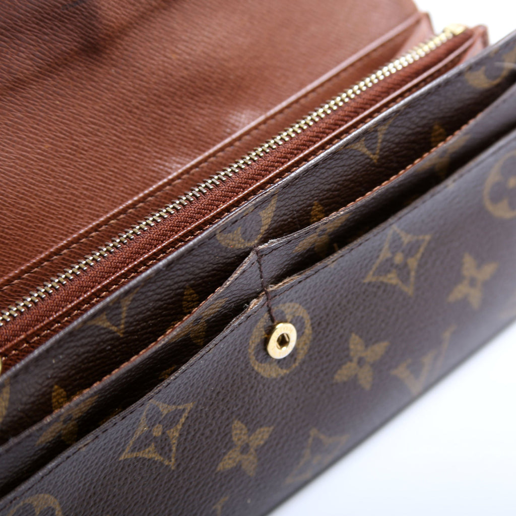 Sarah Wallet Monogram