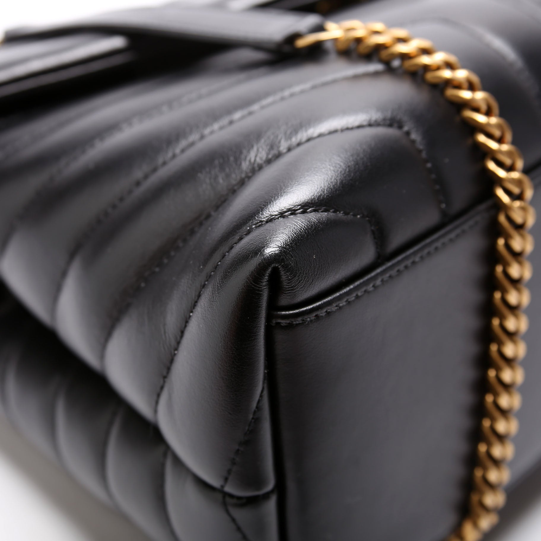Loulou Medium Quilted Black/Gold