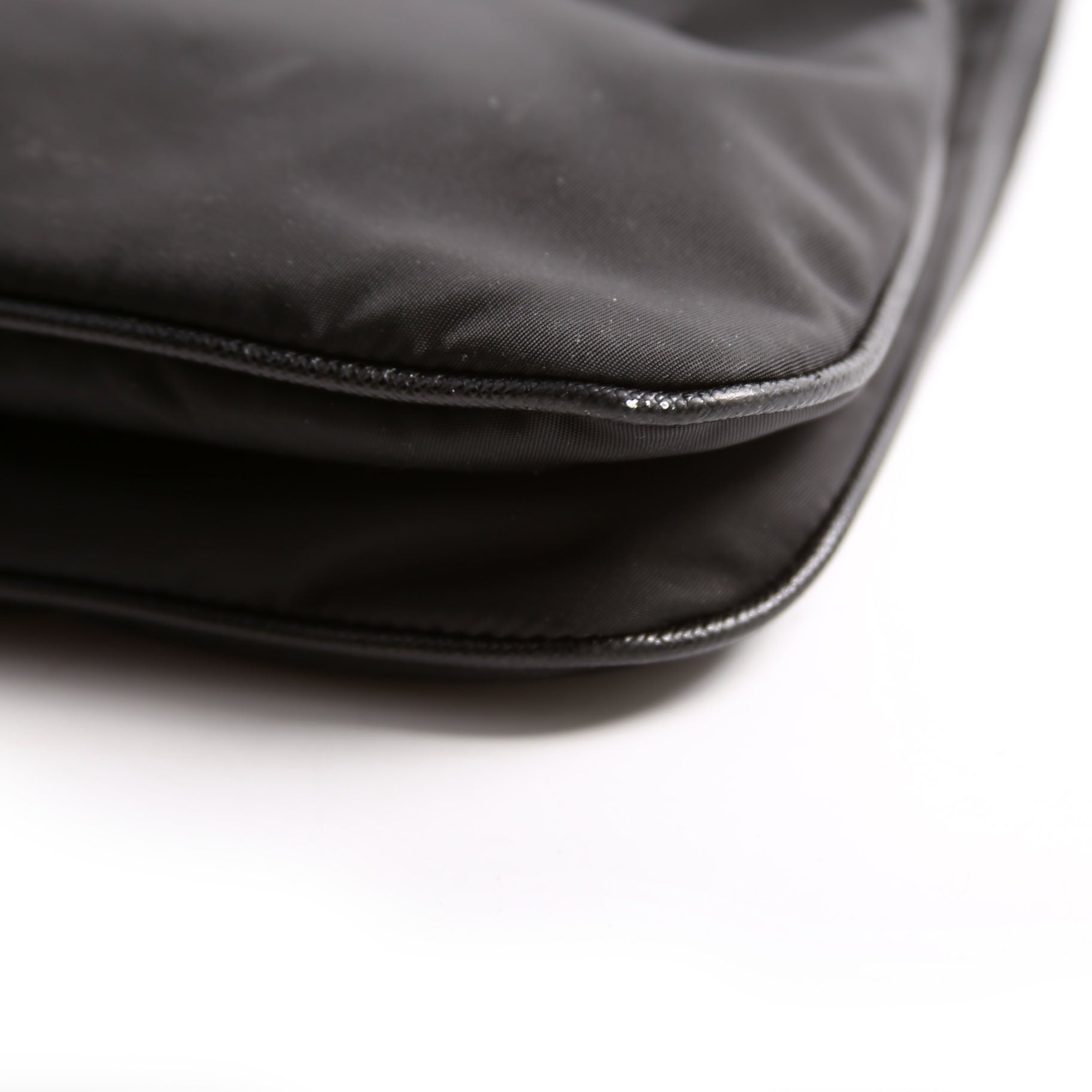 2VH563 Re-Nylon/Saffiano Messenger Crossbody Black