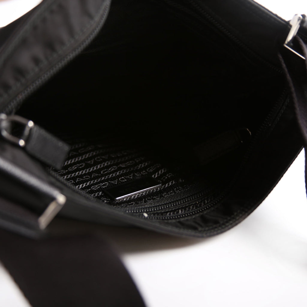 2VH563 Re-Nylon/Saffiano Messenger Crossbody Black