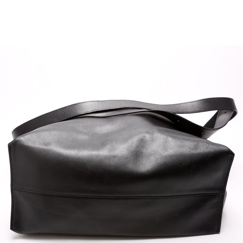 Flamenco Knot Clutch Calfskin Medium Black