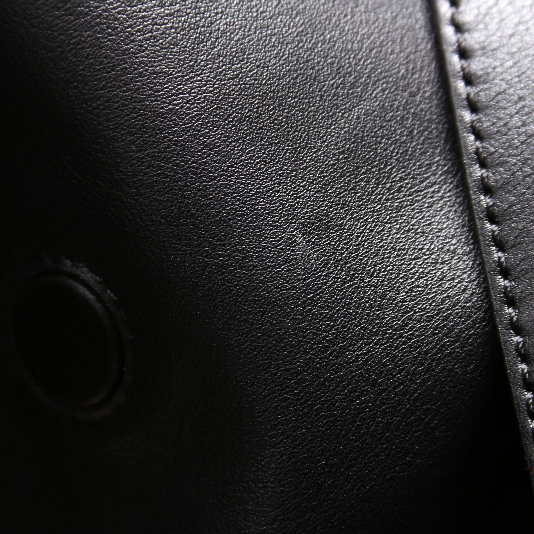 Flamenco Knot Clutch Calfskin Medium Black