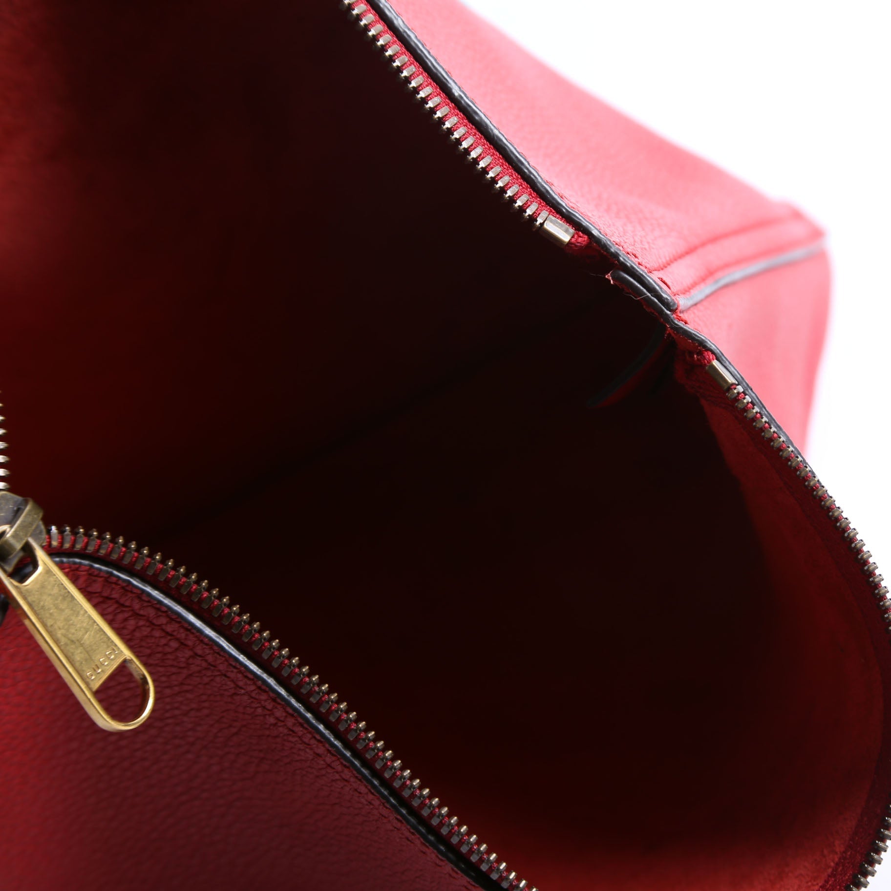 500981 Retro Logo Portfolio Clutch