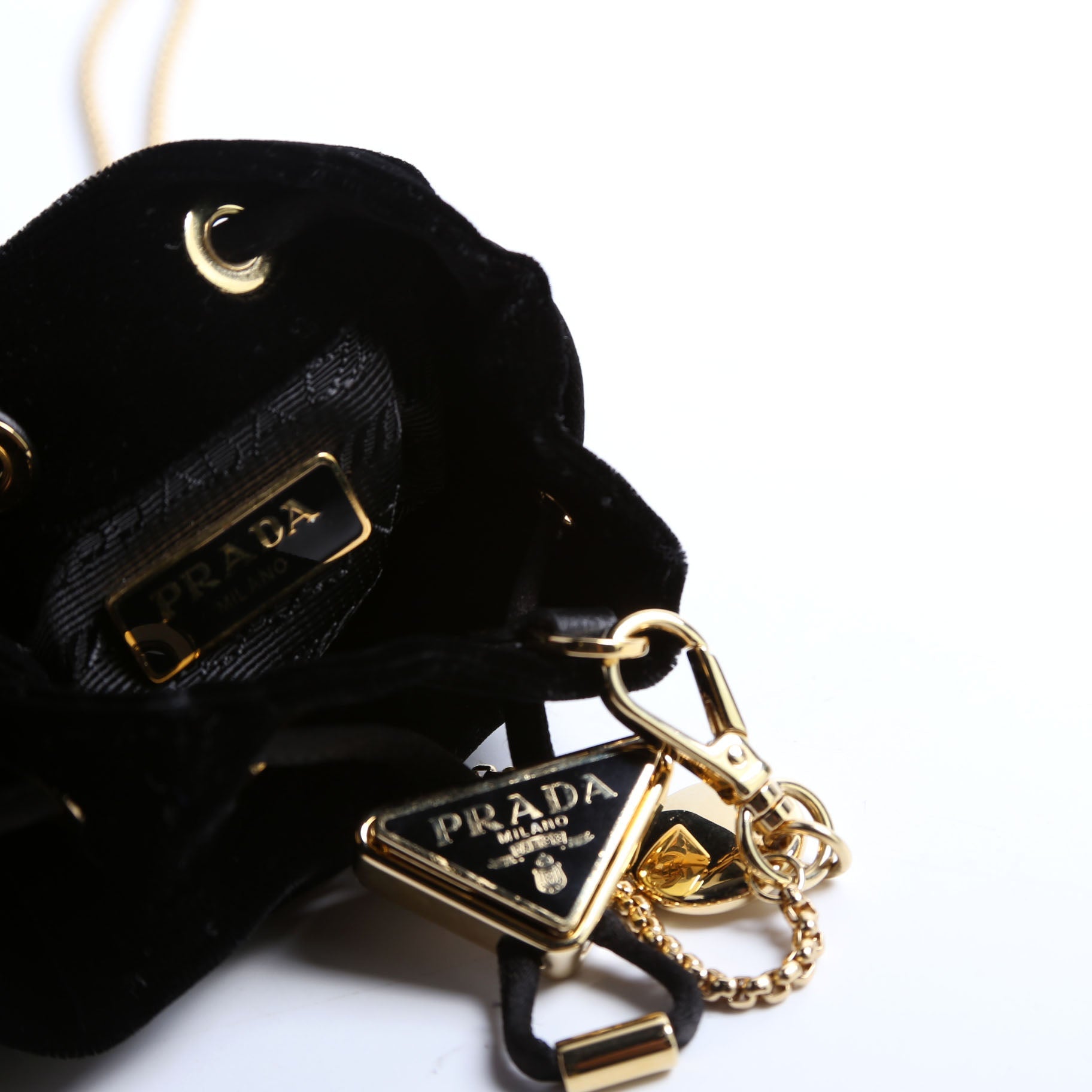1NR016 Velvet Mini Bucket Pouch Black