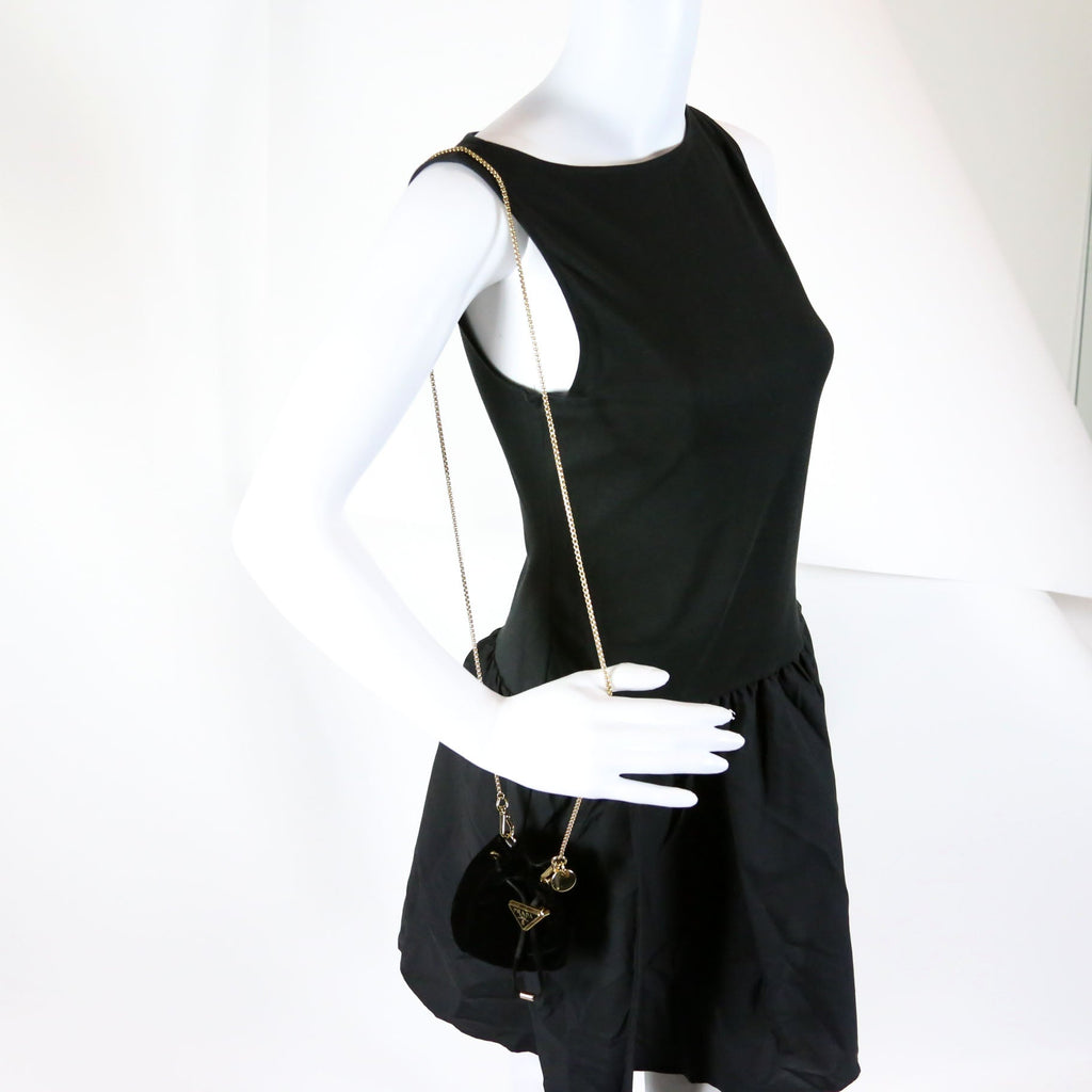 1NR016 Velvet Mini Bucket Pouch Black