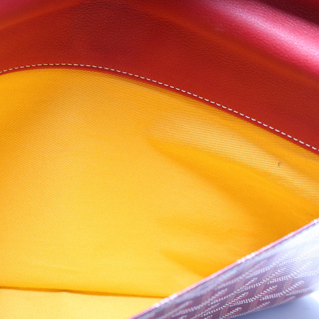 Saint Marie Clutch