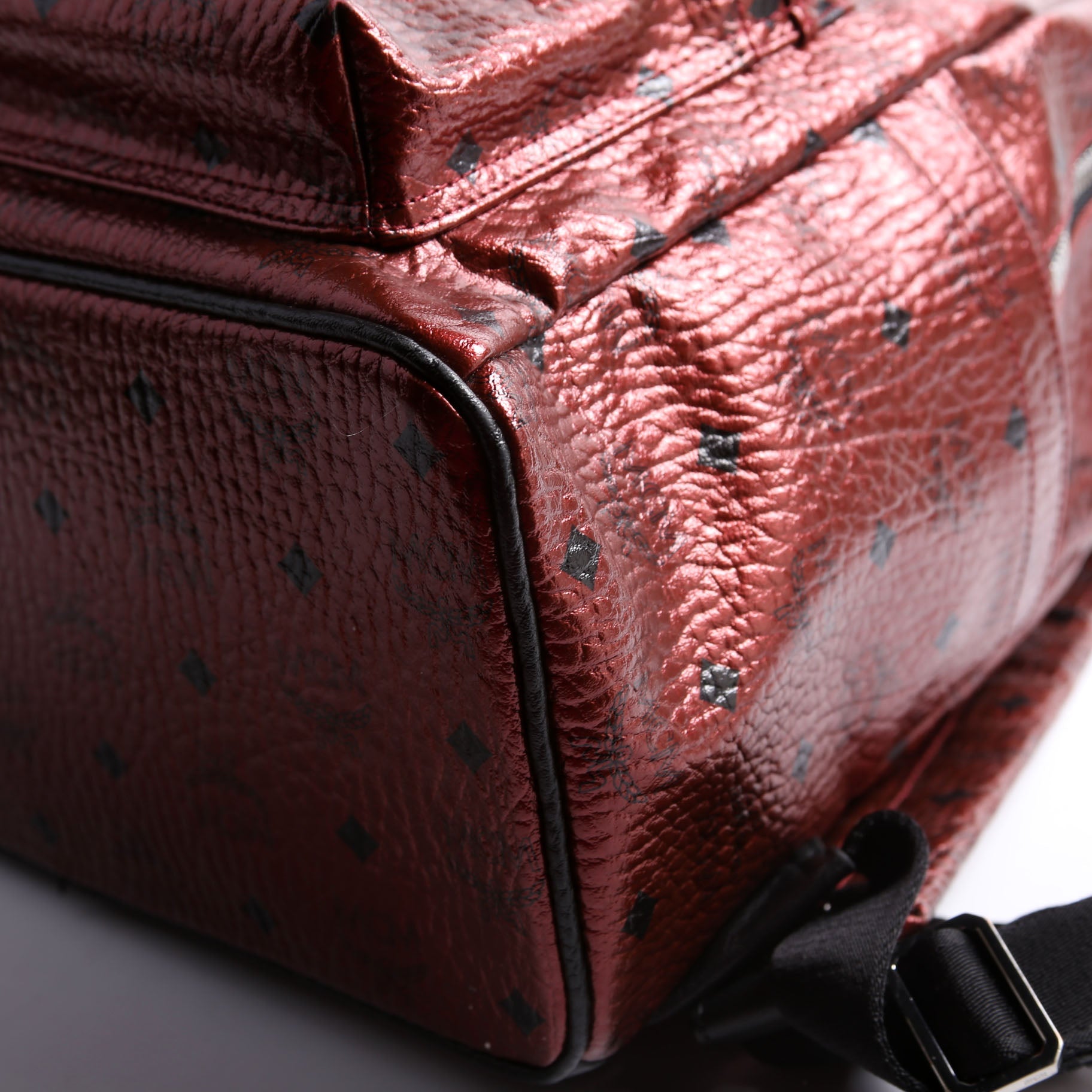 Stark Backpack Medium