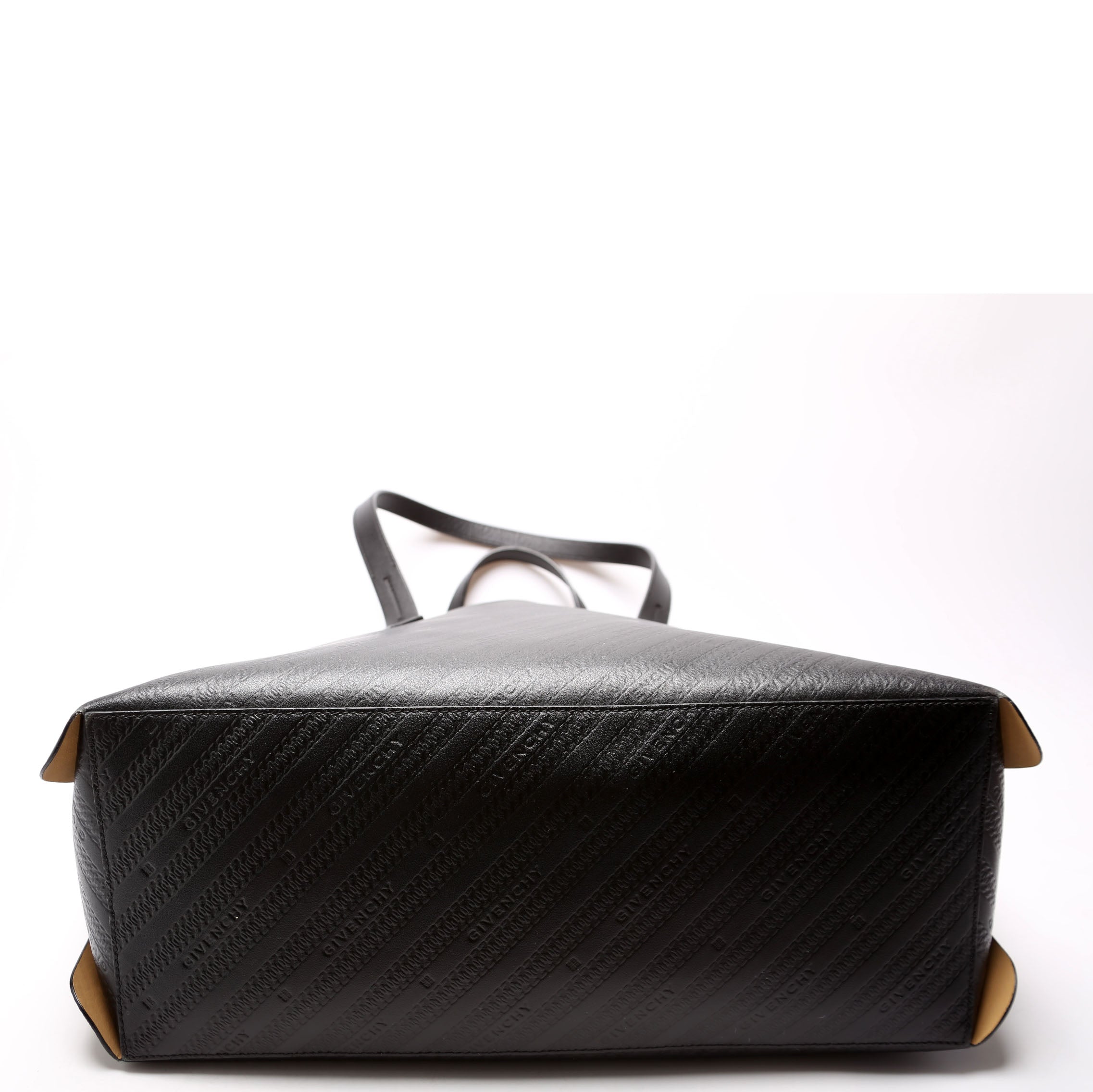 Chain Emb Bond Shopper Medium Calfskin Black