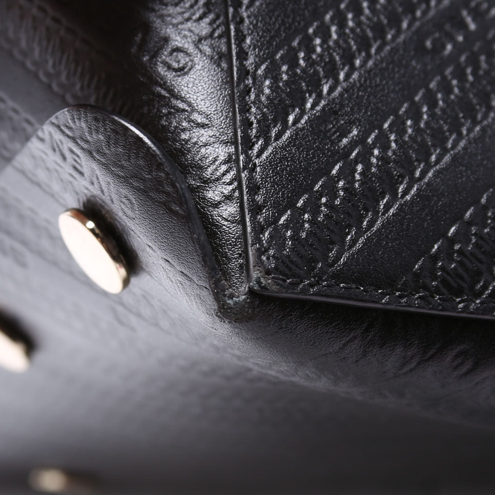 Chain Emb Bond Shopper Medium Calfskin Black