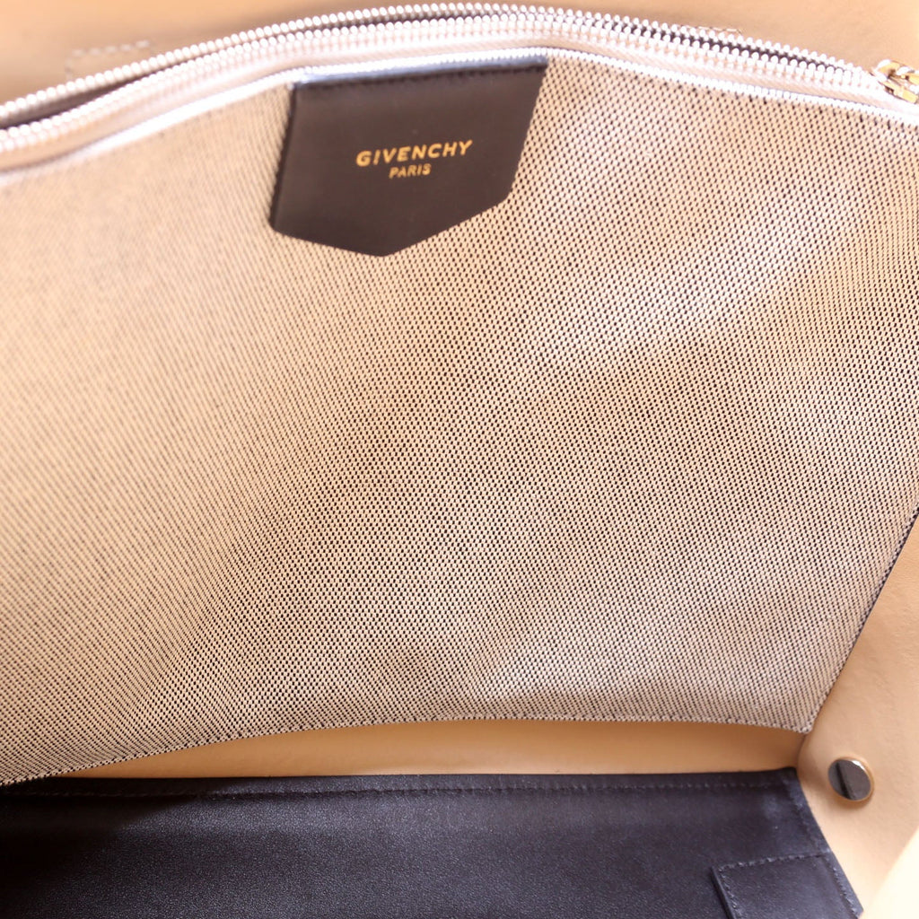 Chain Emb Bond Shopper Medium Calfskin Black
