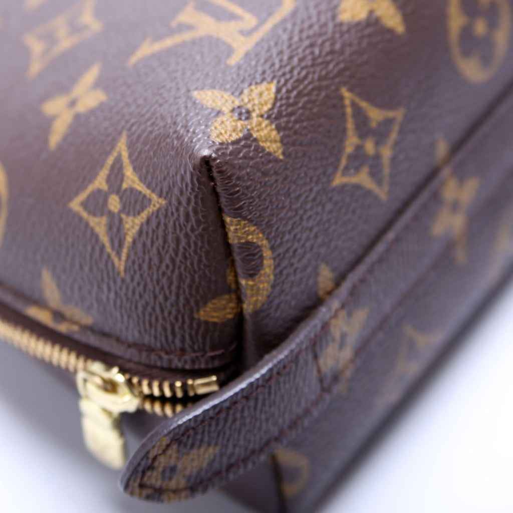 Trousse Demi Ronde Monogram 23