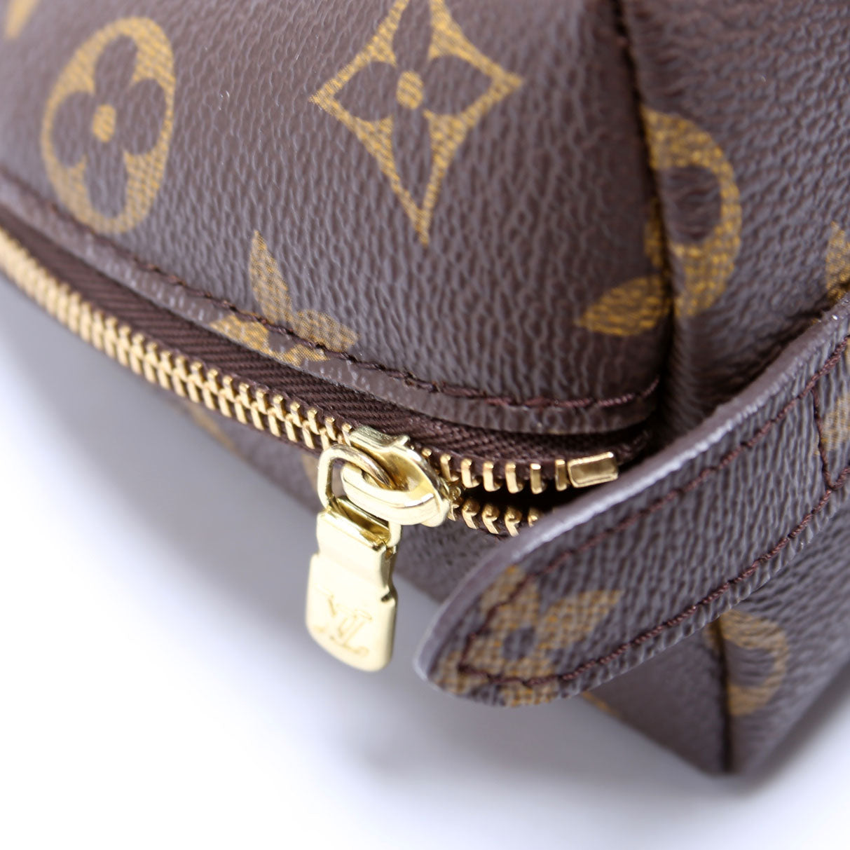 Trousse Demi Ronde Monogram 23