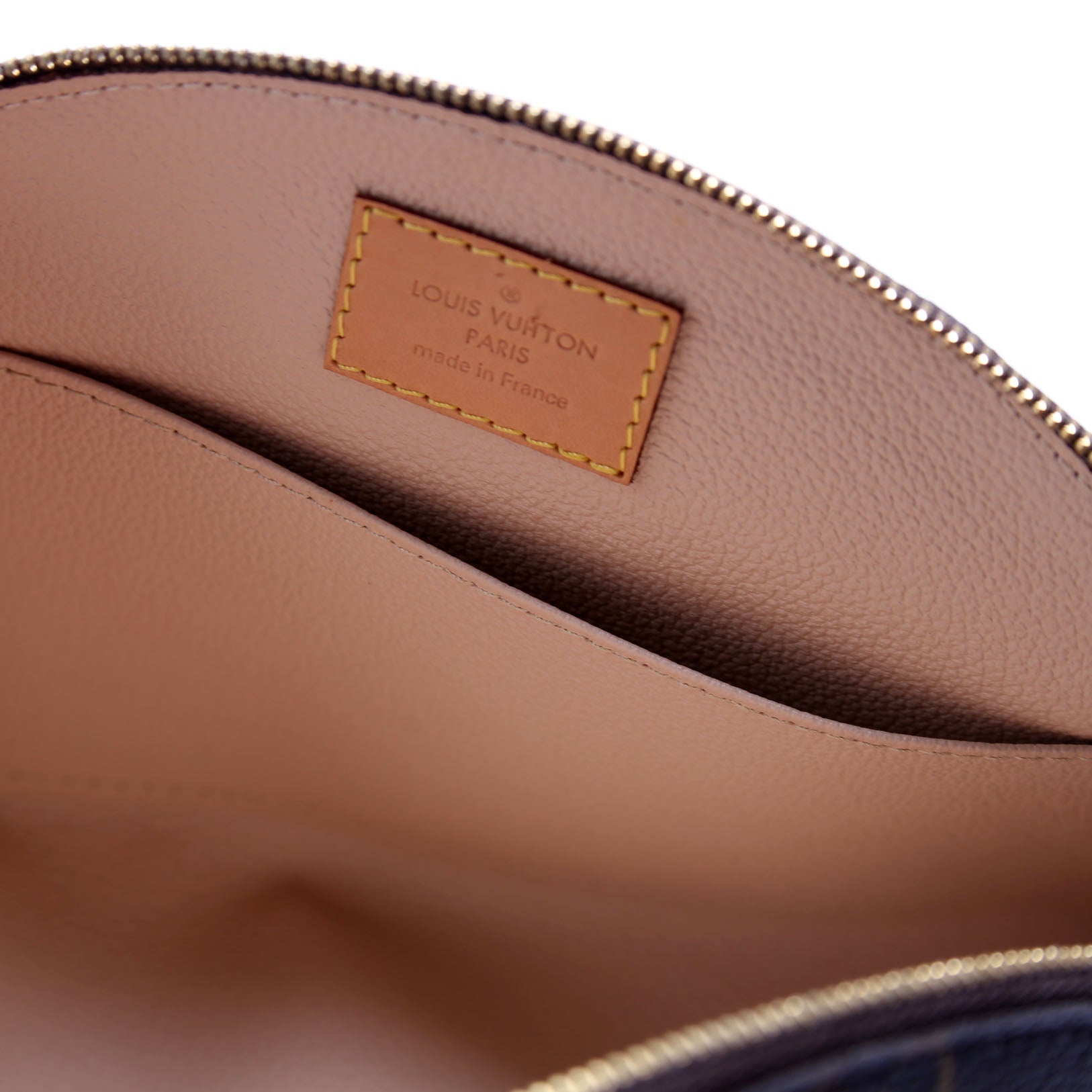 Trousse Demi Ronde Monogram 23