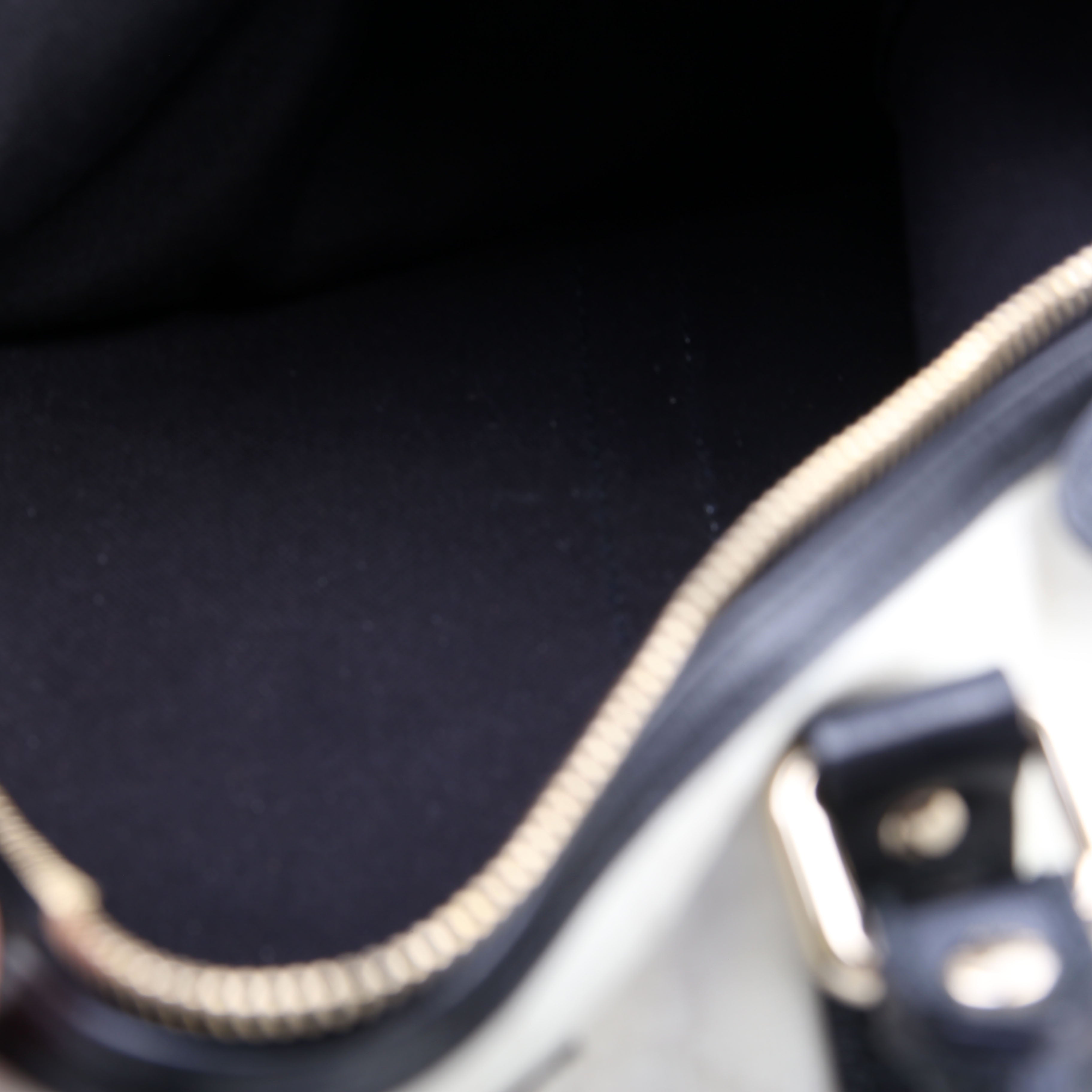 193603 Joy Boston Bag White/Black