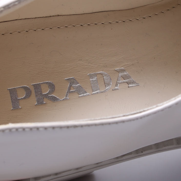Triangle Logo Pat Loafers Size 39 Cream