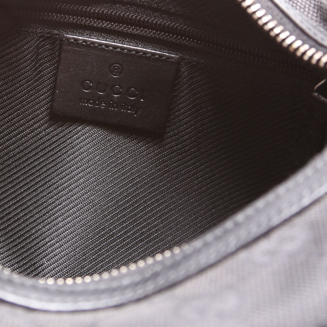 01233 GG Canvas Small Clasp Hobo Black