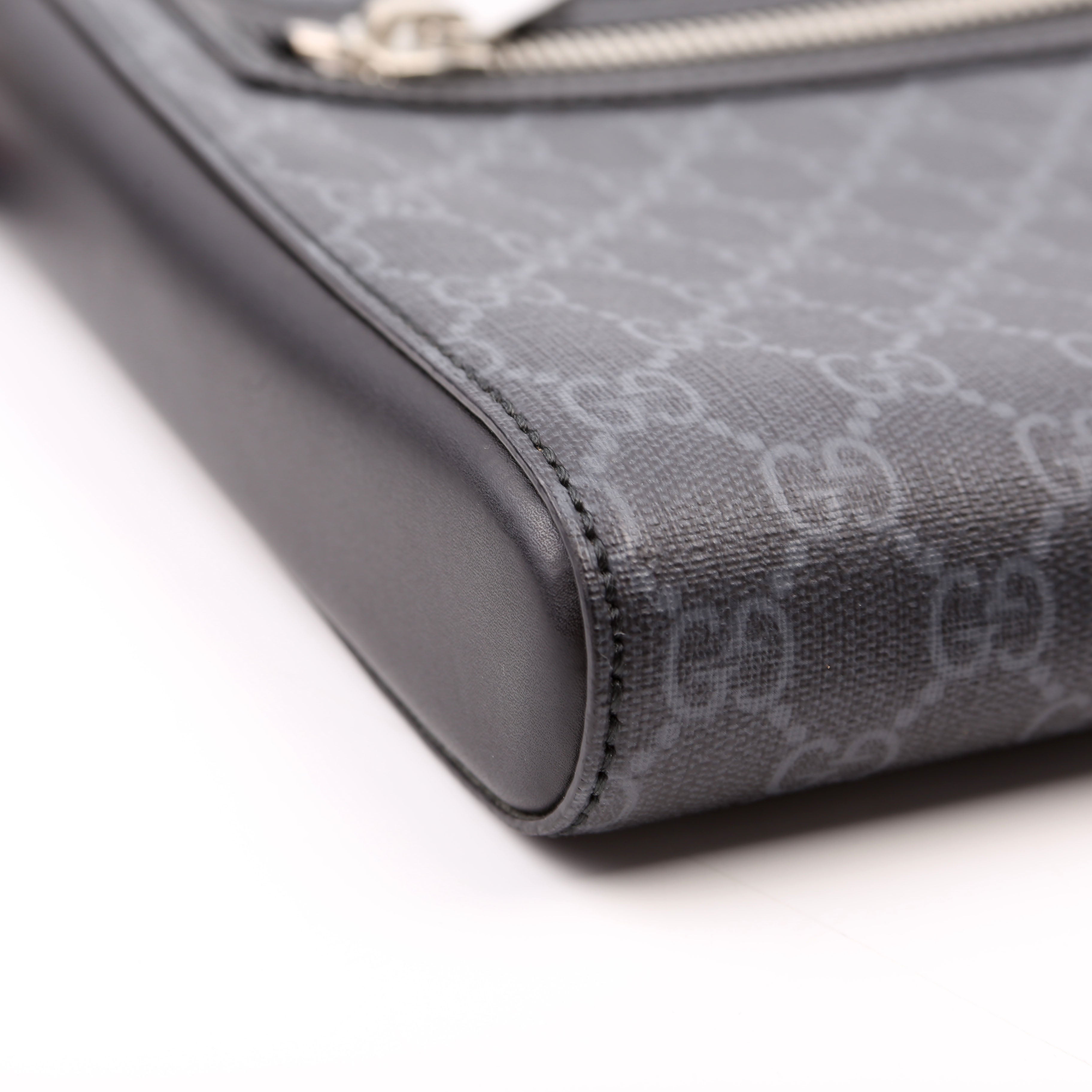 Gucci 523599 Supreme Messenger Bag Black