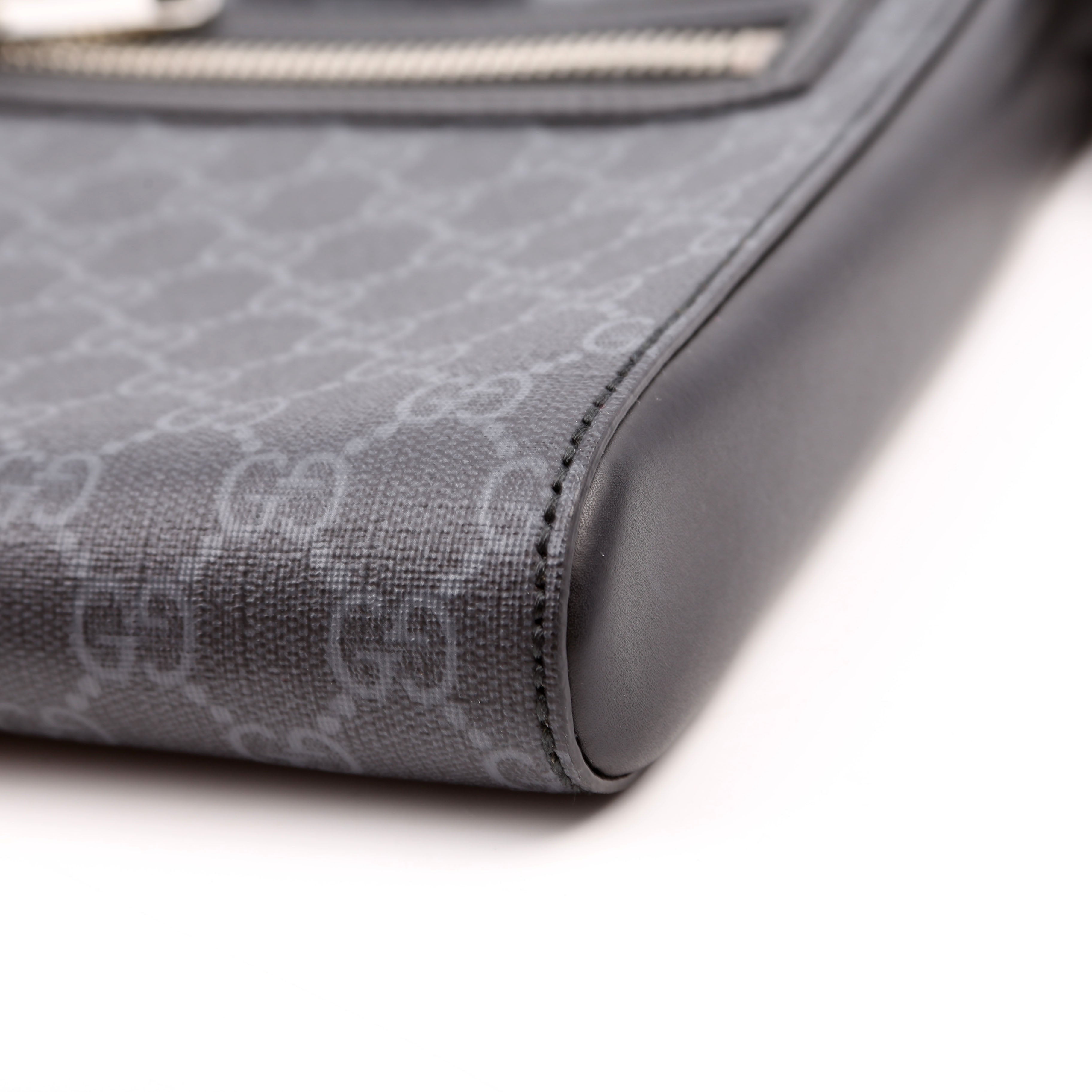 Gucci 523599 Supreme Messenger Bag Black